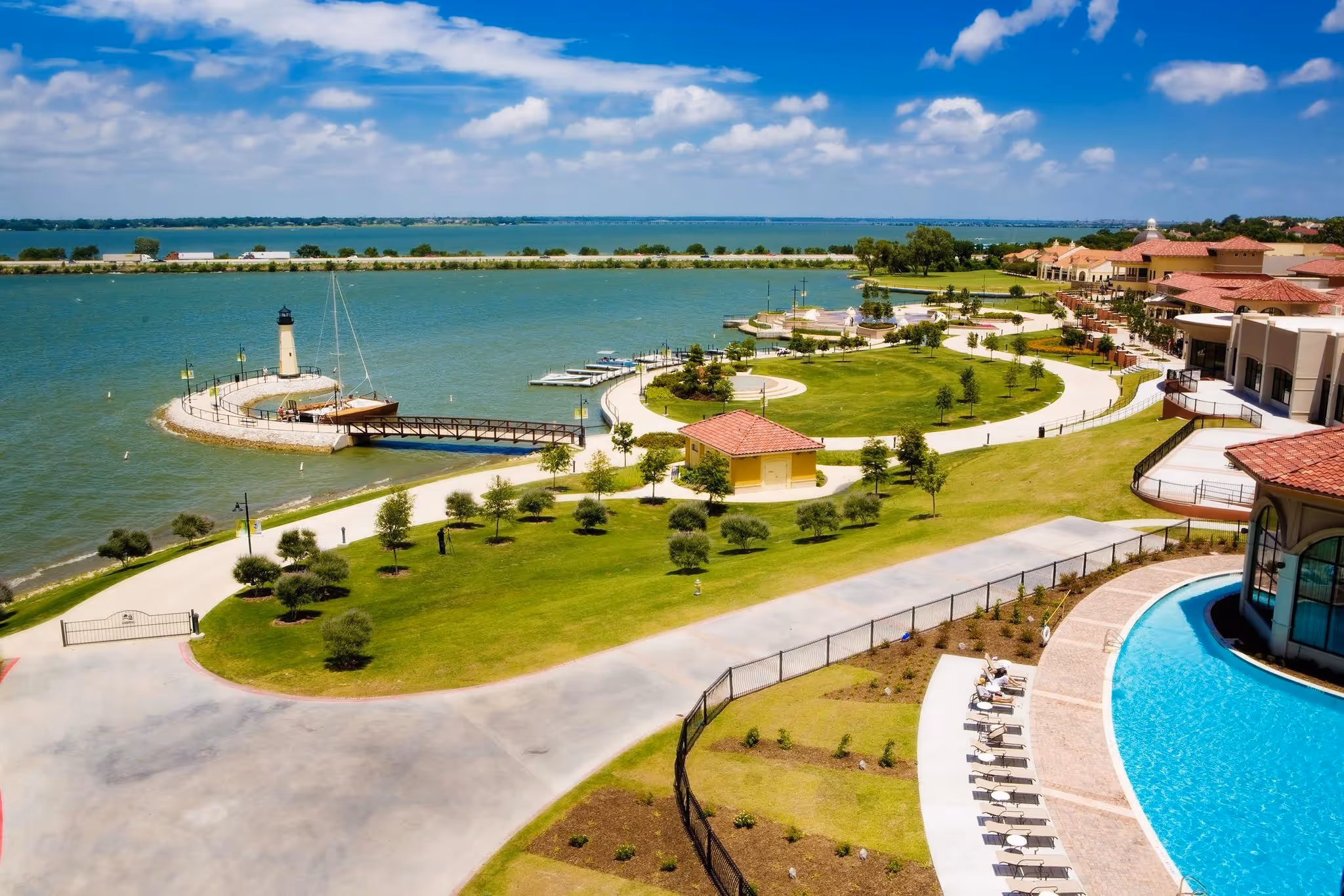 Fun on the Water: Brings Entertainment to Lake Ray Hubbard