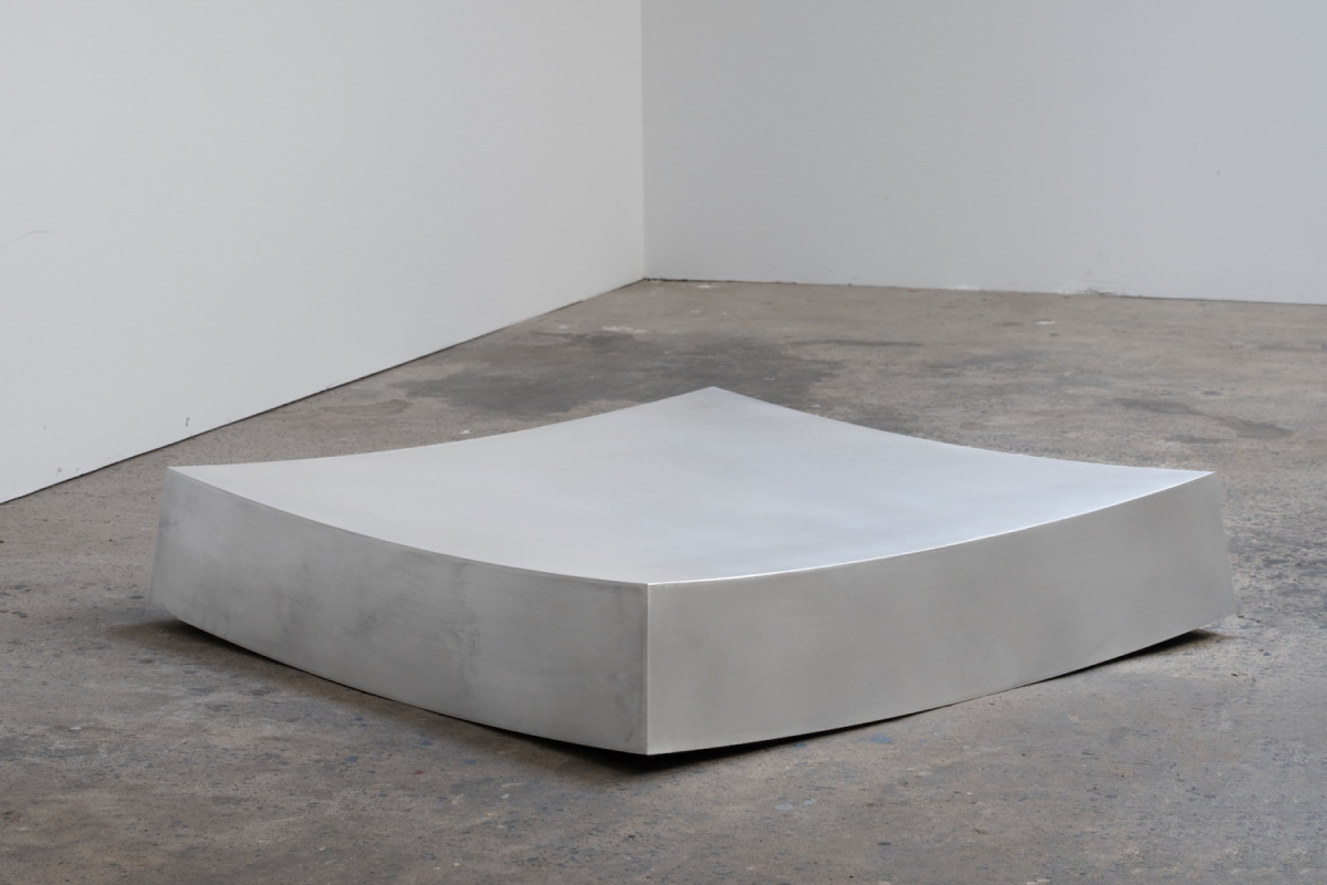 Curved Low Table — thumbnail