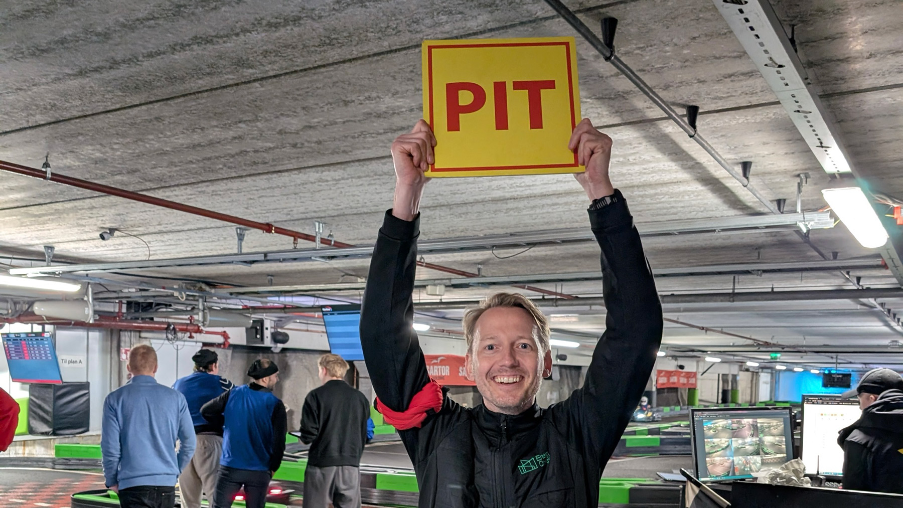 Full fart både på og utenfor banen