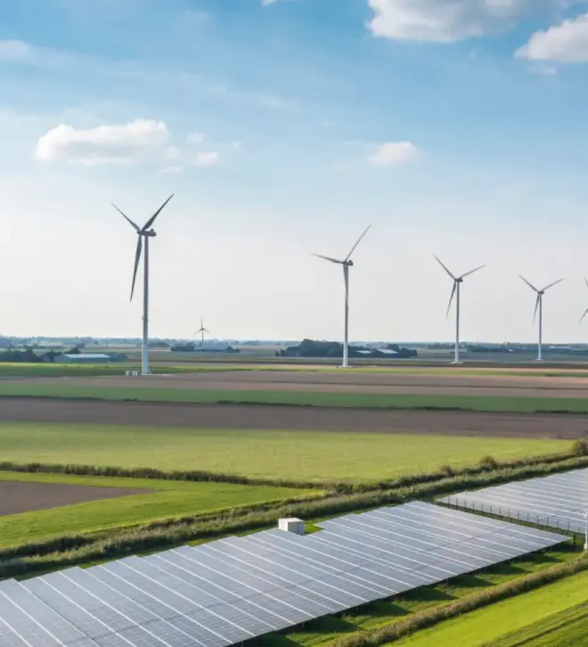Windpark Anlage mit PV Freiflächenanlage