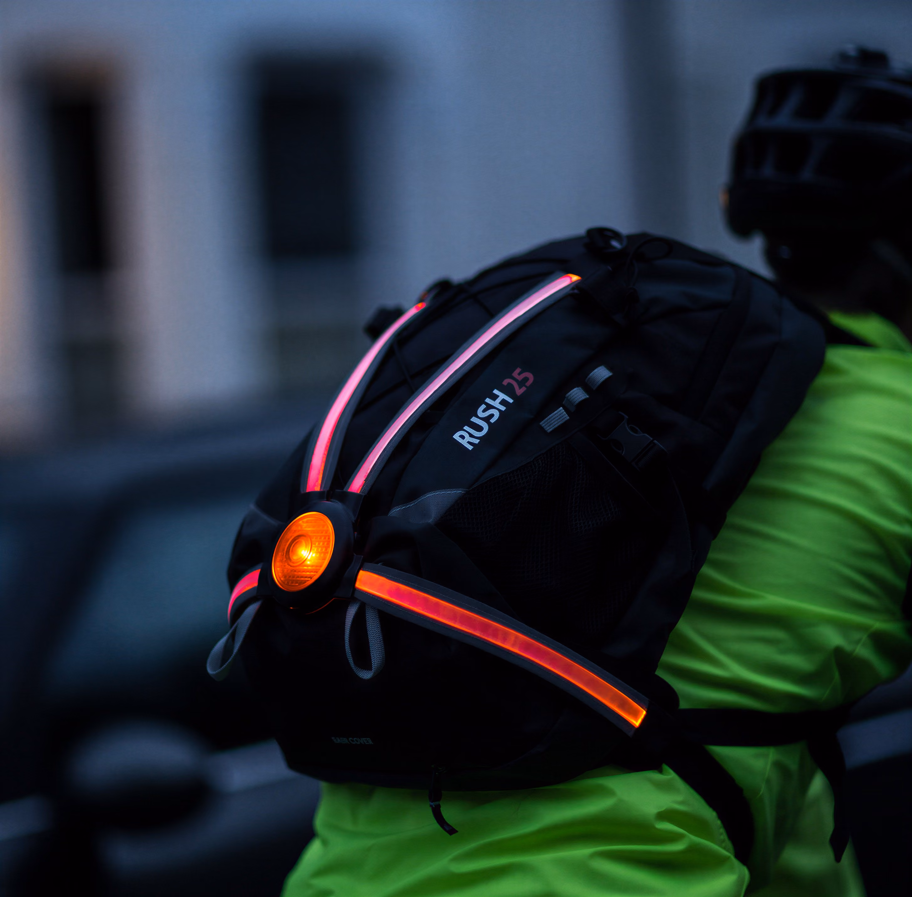Veglo commuter x4 positioned on backpack