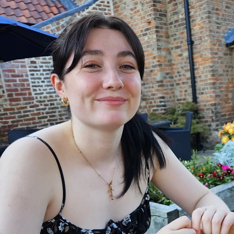 Molly in a pub garden