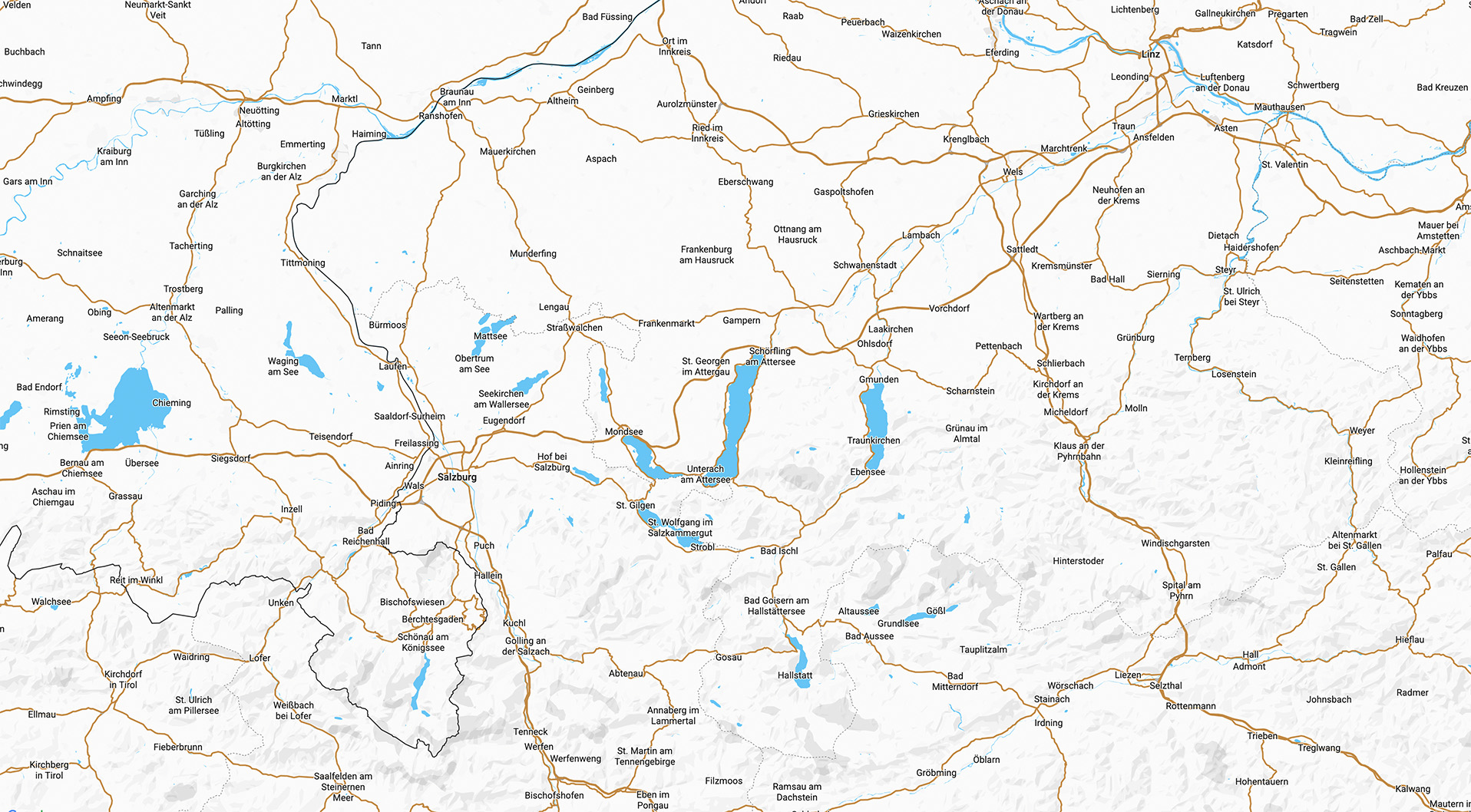 Karte mit Städten, Straßen und Seen in der Region Salzburg und Oberösterreich, inklusive Orte wie Salzburg, Bad Ischl, Mondsee und Steyr.