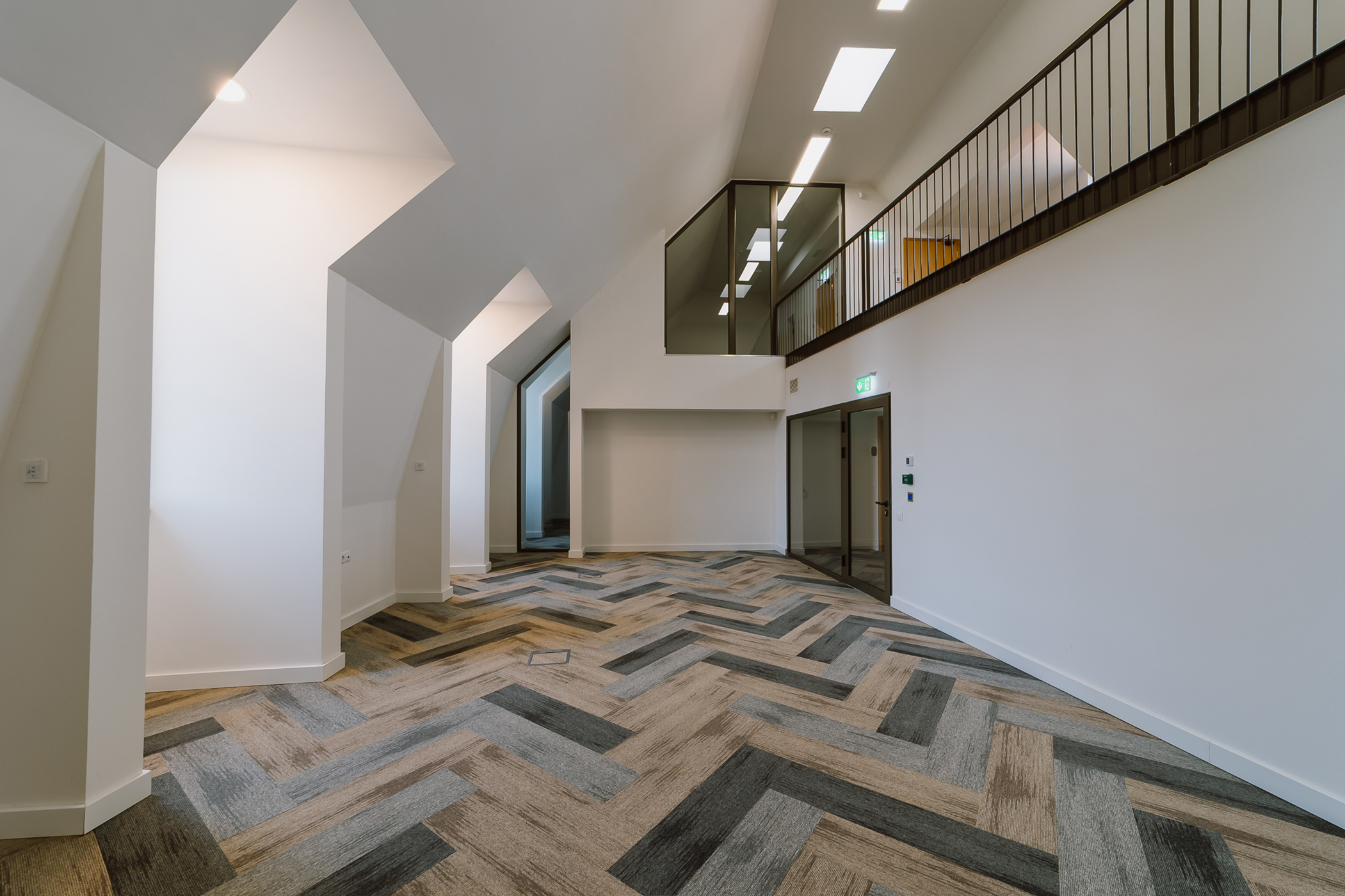 Târgu-Mureș, Bolyai 11, Birou 6