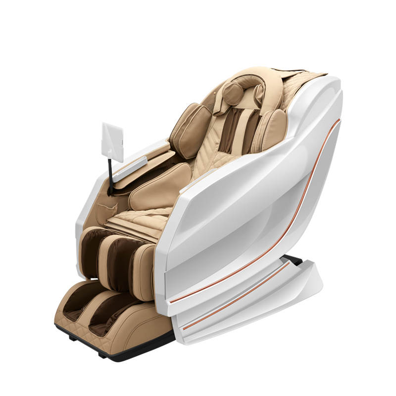 Valkoinen hierontatuoli beigeillä pehmusteilla ja ruskeilla yksityiskohdilla, valaistu tasaisesti.