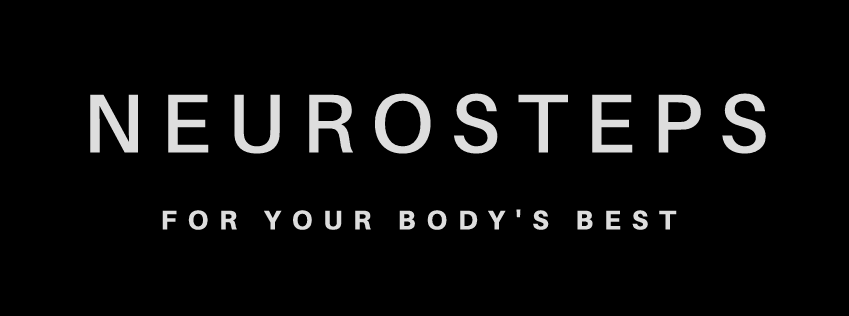 Mustalla pohjalla valkoisella tekstillä "NEUROSTEPS" ja alla "FOR YOUR BODY'S BEST".