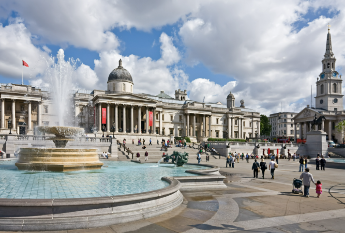 image of customers trying vr headset