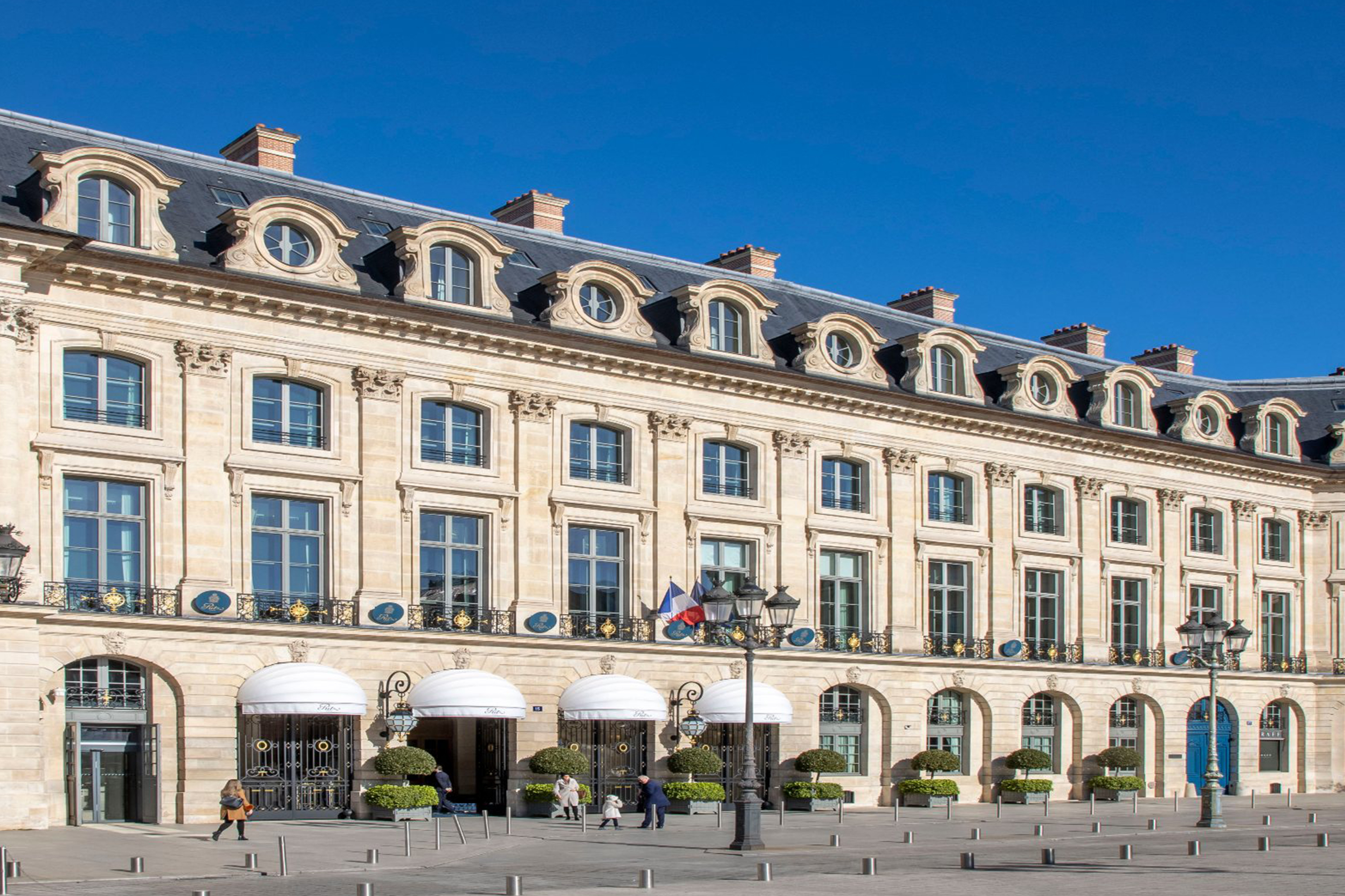 Book luxury hotels, cruises, yachts and rail journeys with benefits such as daily breakfast, hotel credits, upgrade priority, early check-in and late check-out, arranged through Clements Travel’s preferred partner programs worldwide.