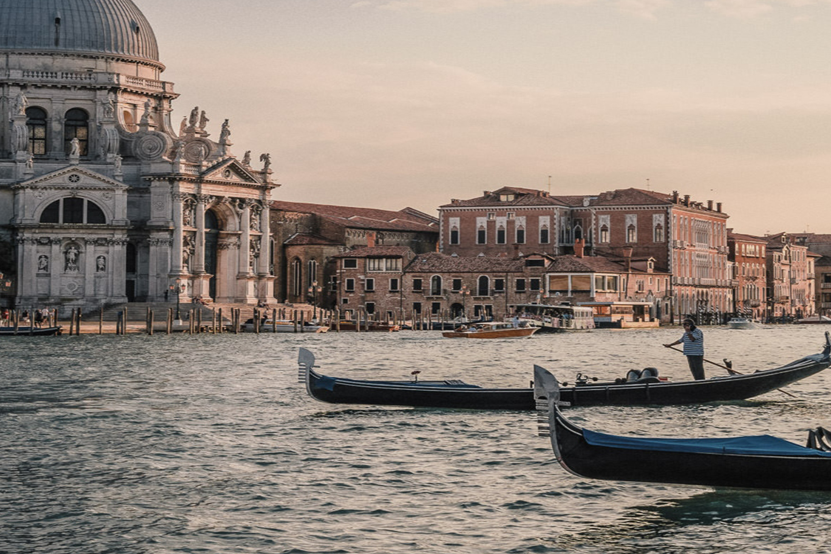 Book luxury hotels, cruises, yachts and rail journeys with benefits such as daily breakfast, hotel credits, upgrade priority, early check-in and late check-out, arranged through Clements Travel’s preferred partner programs worldwide.