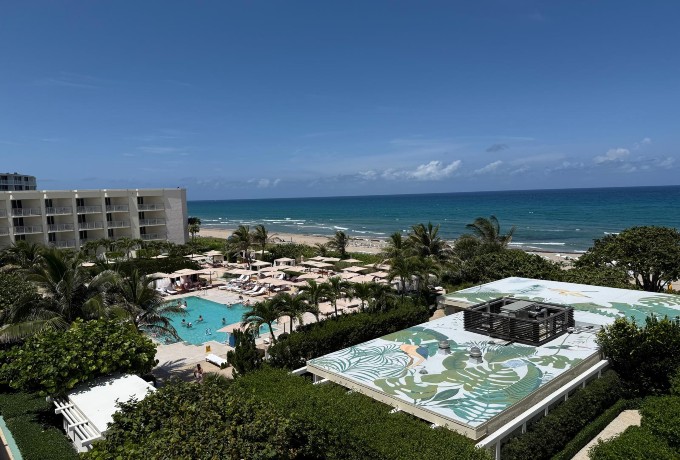 View of Four Seasons Resort Palm Beach with its beachfront and the Atlantic Ocean