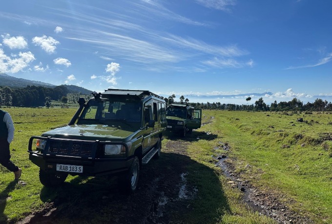 safari vehicle rwanda