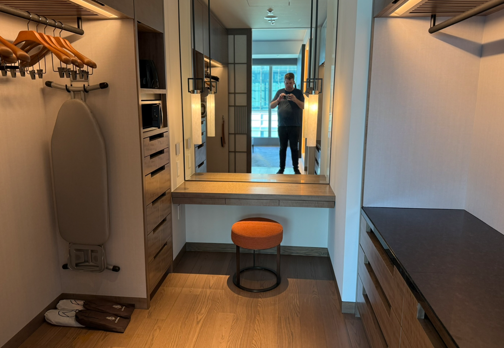 Suite dressing area and wardrobe