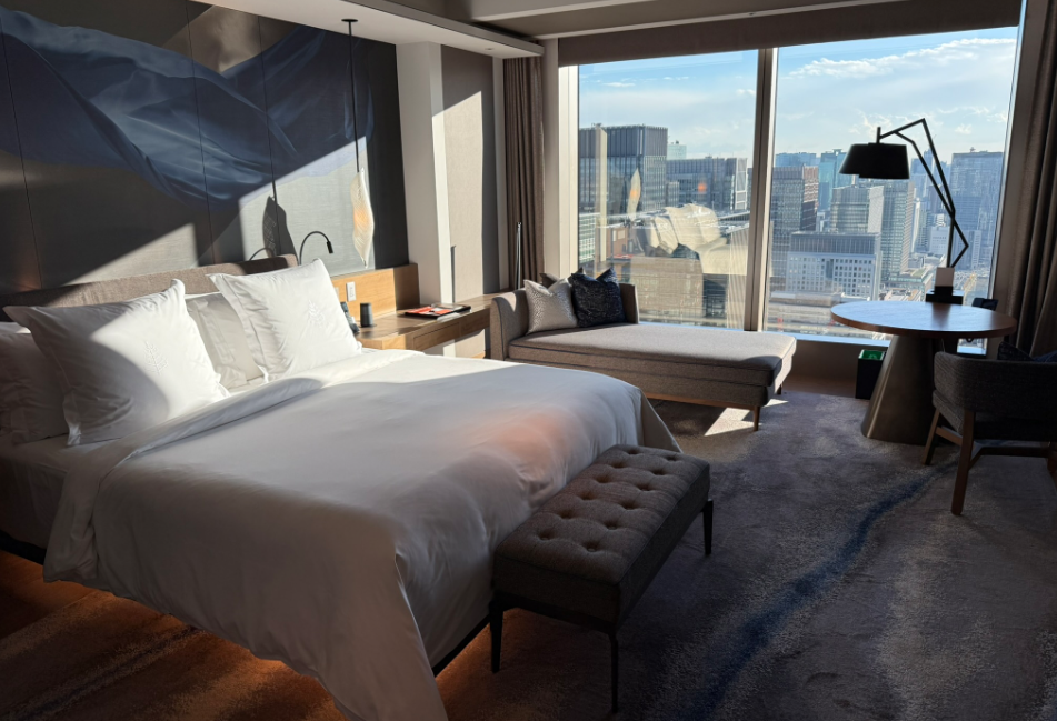 Deluxe Room at Four Seasons Otemachi