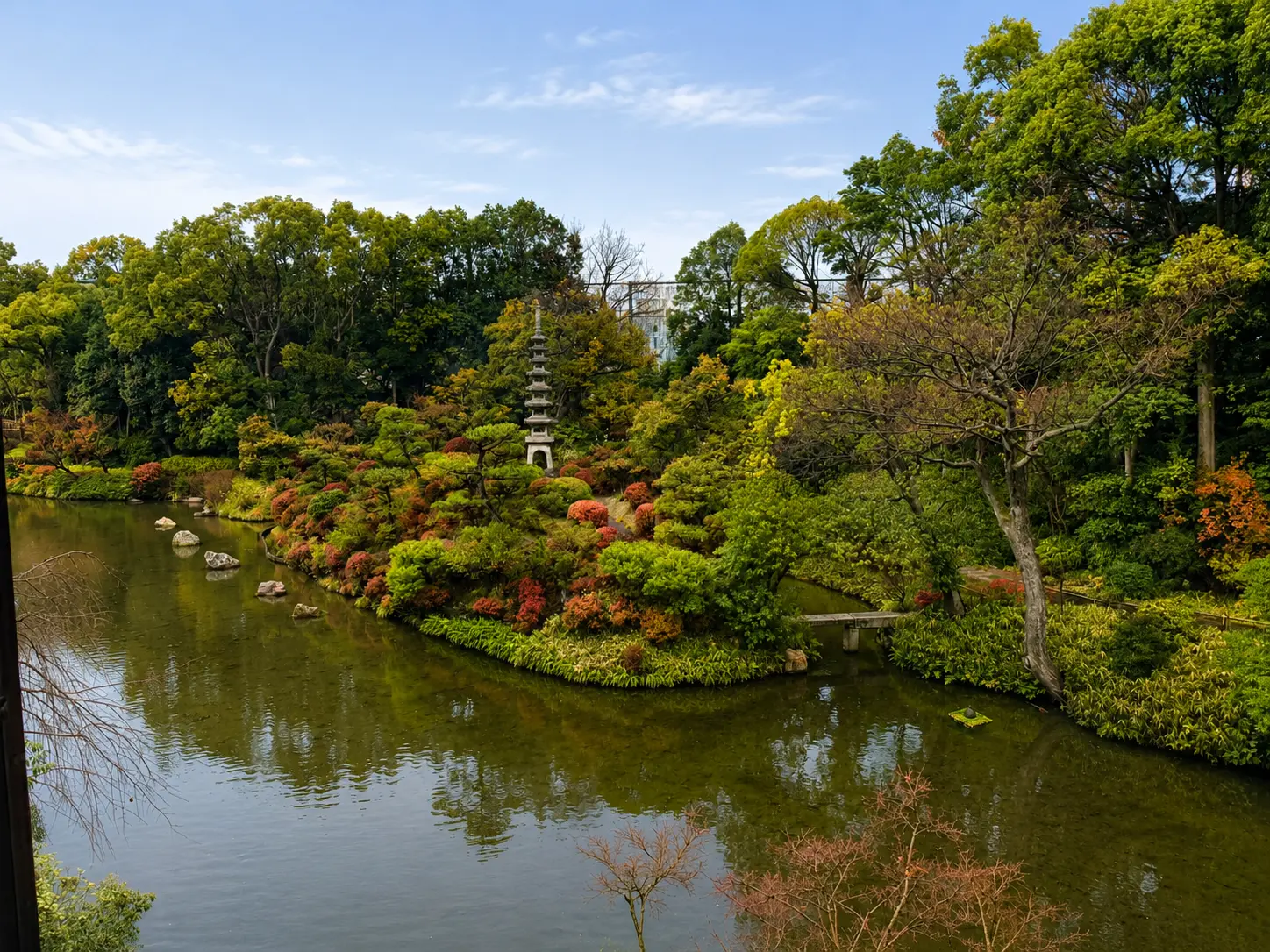 Shakusui-en historic pond garden at Four Seasons Hotel Kyoto in Higashiyama.