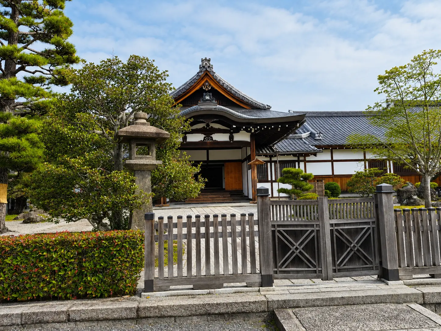 Traditional Japanese temple architecture at Chishakuin Temple in Kyoto.