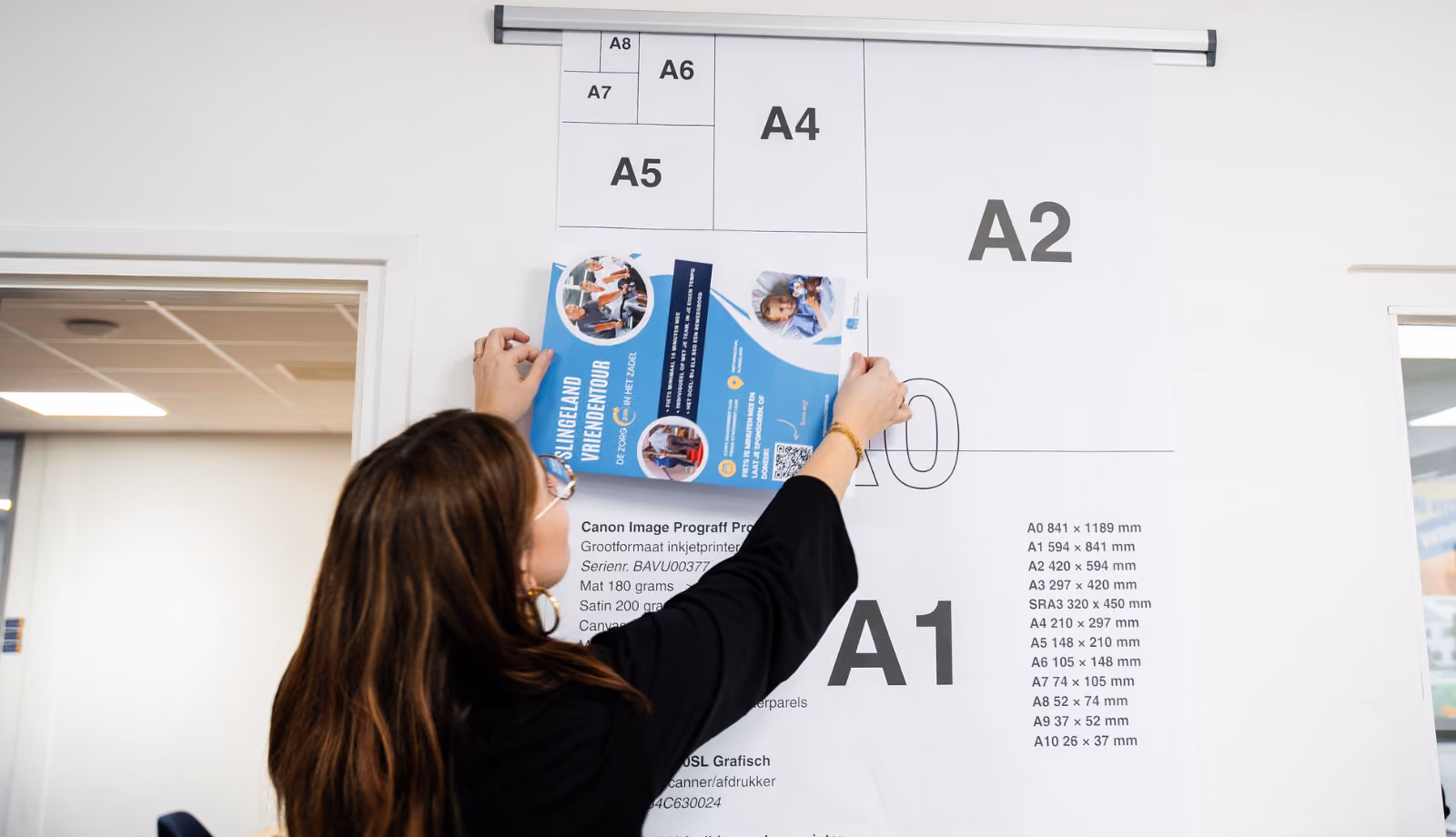 Printer in actie voor zakelijk printwerk Witteveen Doetinchem