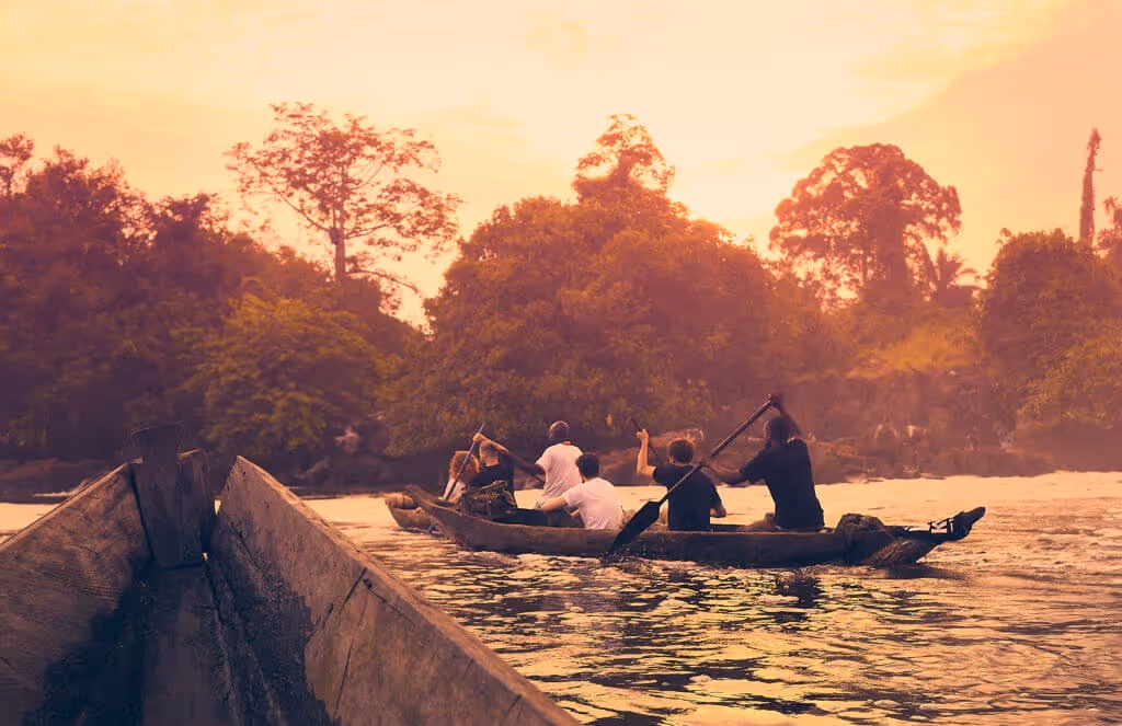 Kanufahrt tiefer in die Wildnis