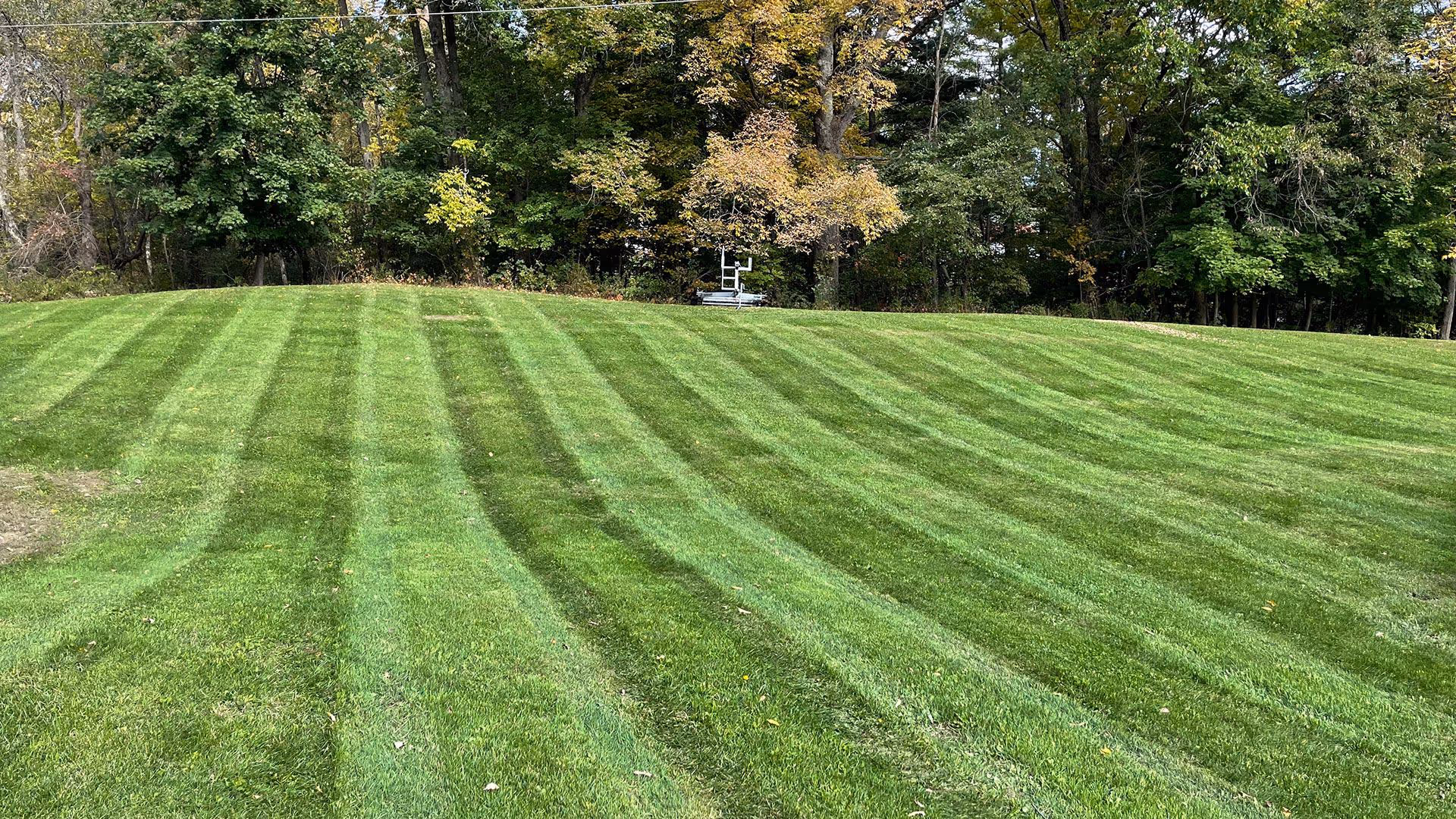 lawn mowing service Gardiner Maine CamCo Lawn Care