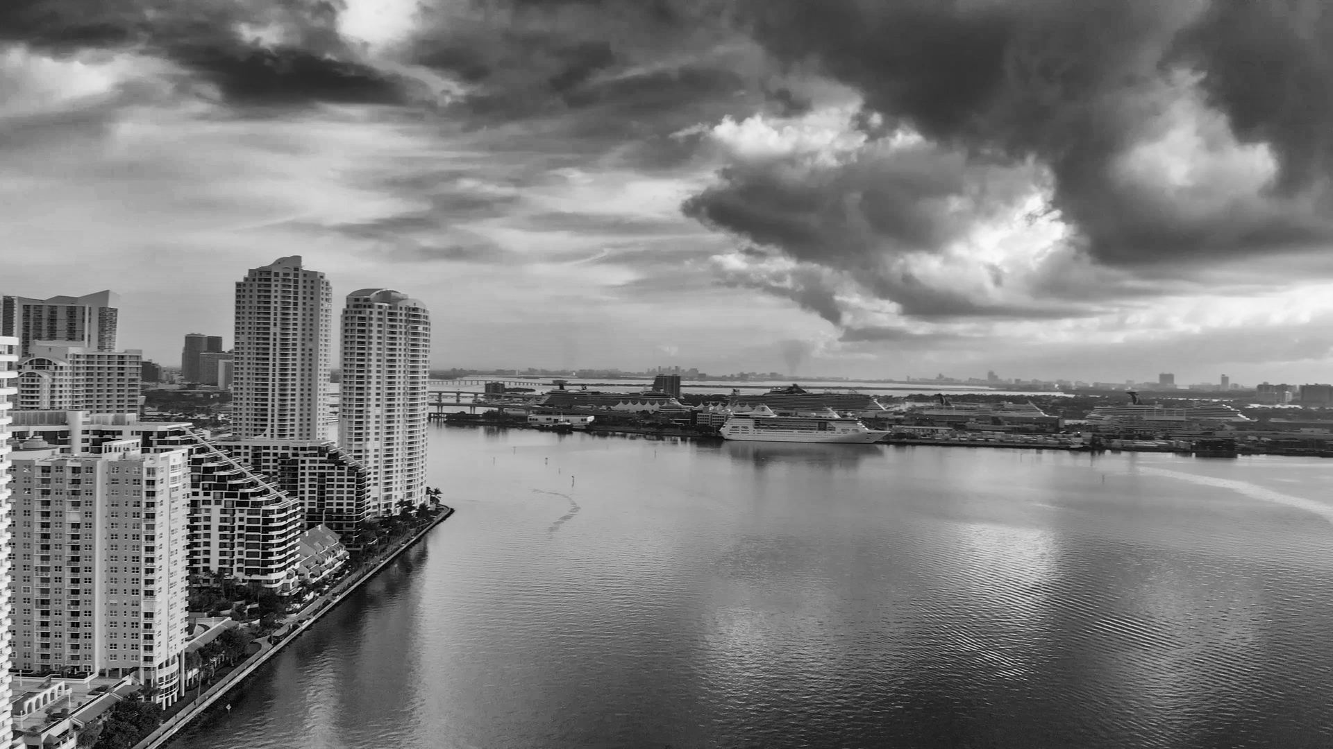 Miami · Brickell · oficina TL Capital × USA Gestiones