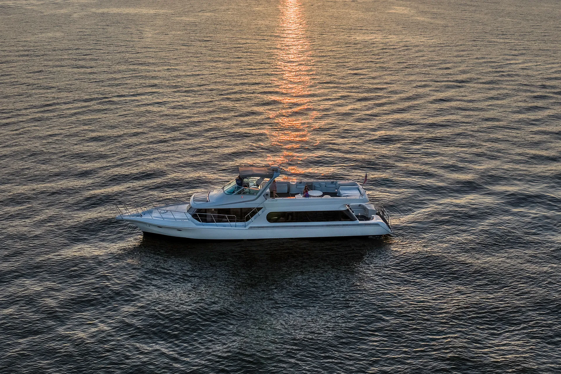 A 21' Chaparral on the lake.