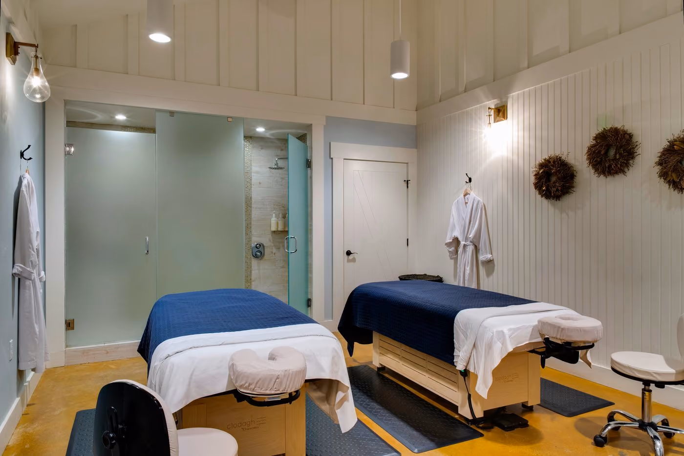 Couples treatment room with two massage beds at Chesapeake Bay Beach Club spa