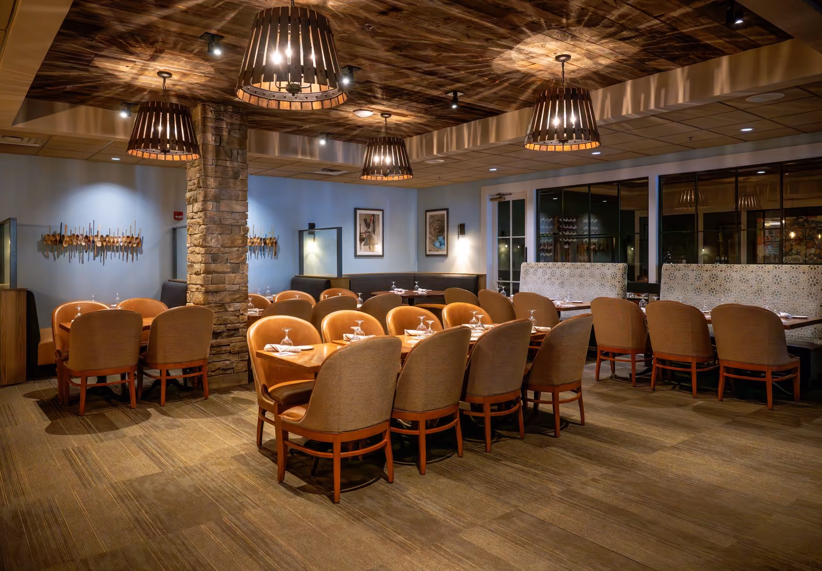 Elegantly set tables in Knoxie's dining room at Chesapeake Bay Beach Club