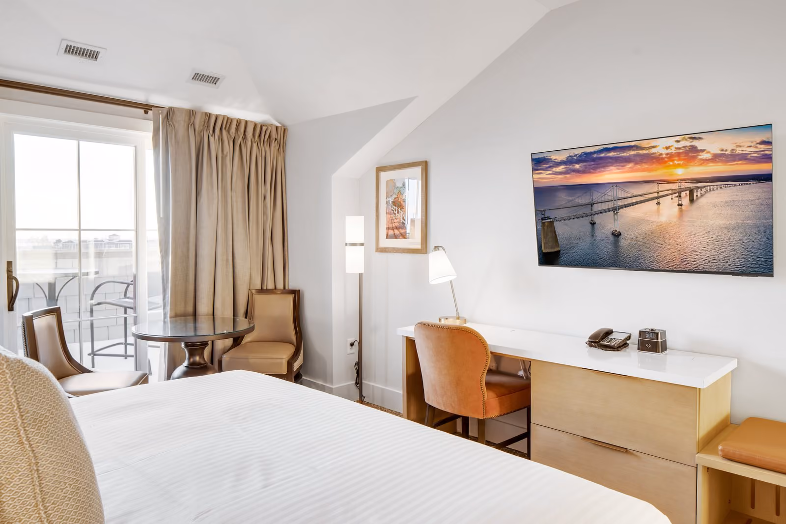 King room with private balcony at The Inn, Chesapeake Bay Beach Club