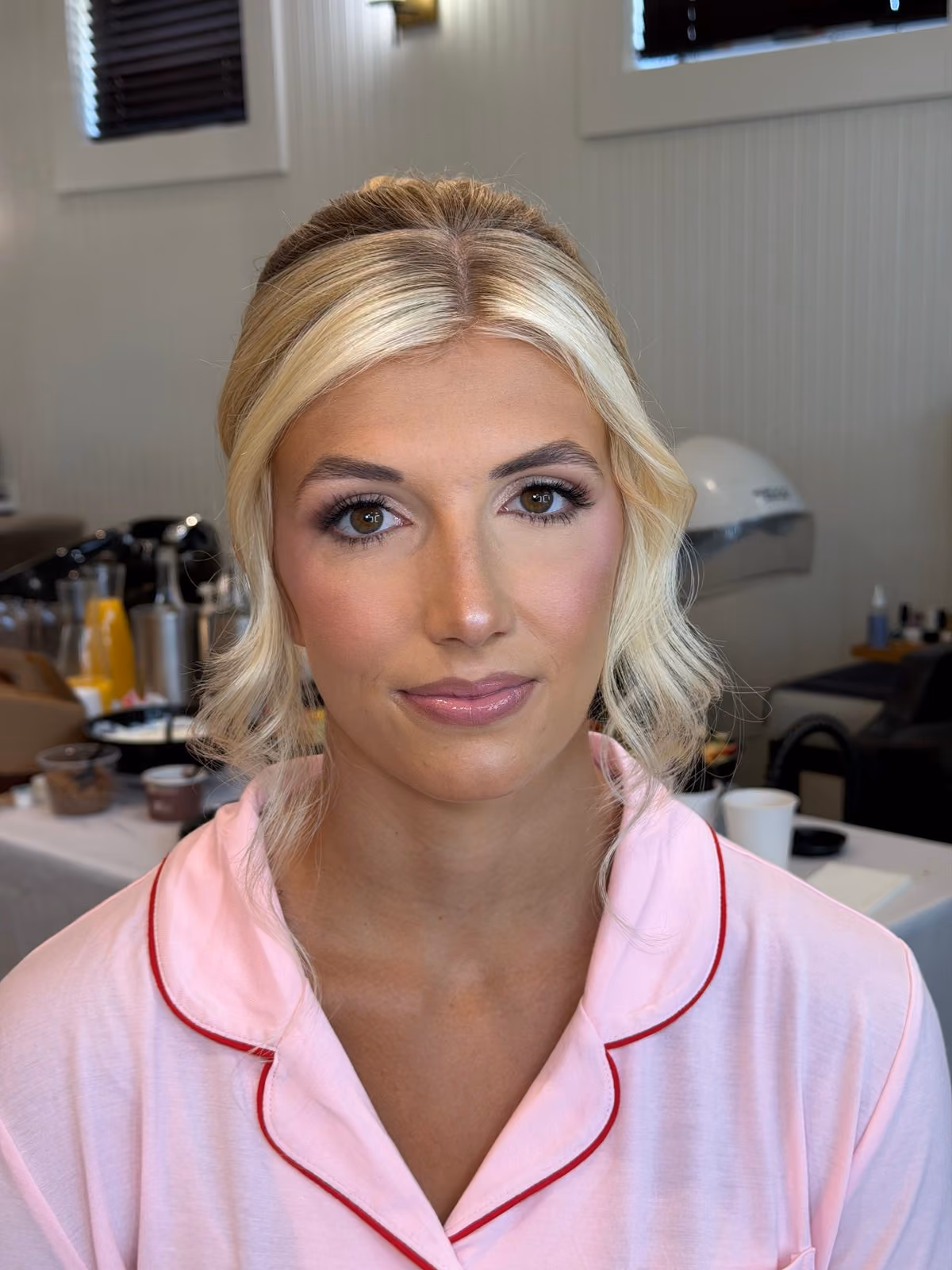 Smoky eye bridal makeup on blonde bride at Chesapeake Bay Beach Club