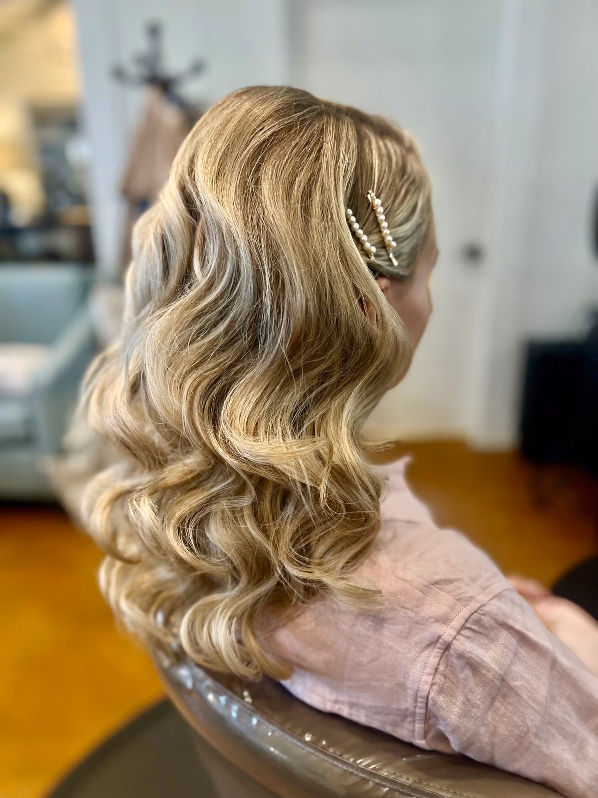 Hollywood waves bridal style with pearl pins at Chesapeake Bay Beach Club