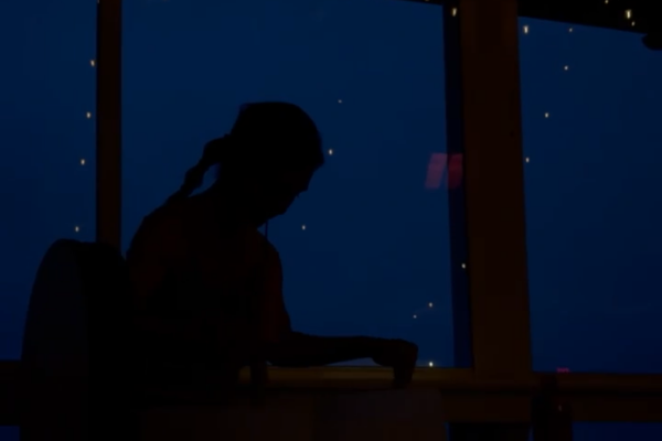 Unwind by the bay with the glow of a full moon evening and a dreamy Bayside Sound Bath experience!