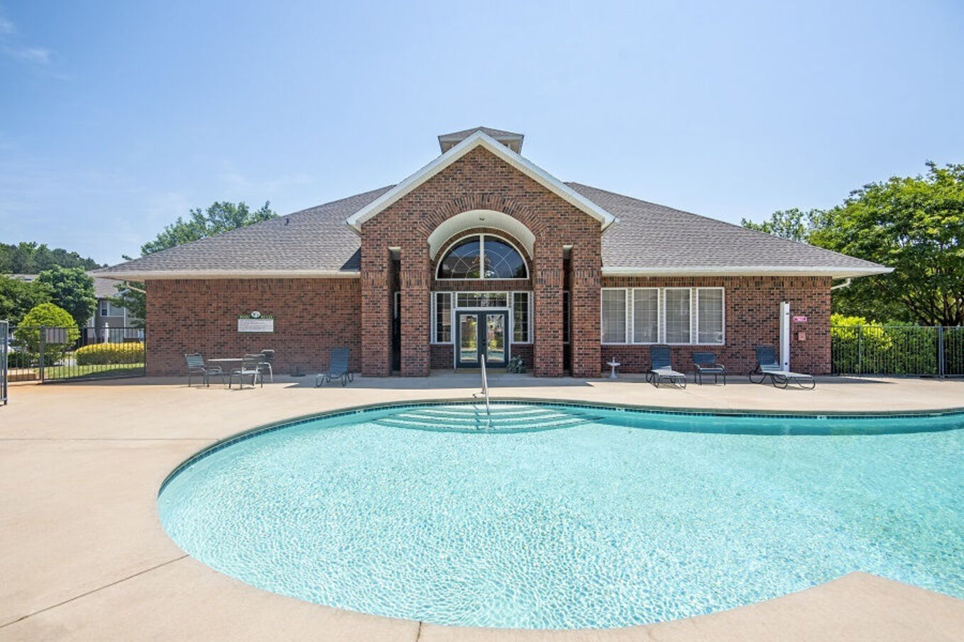 Pool and leasing office