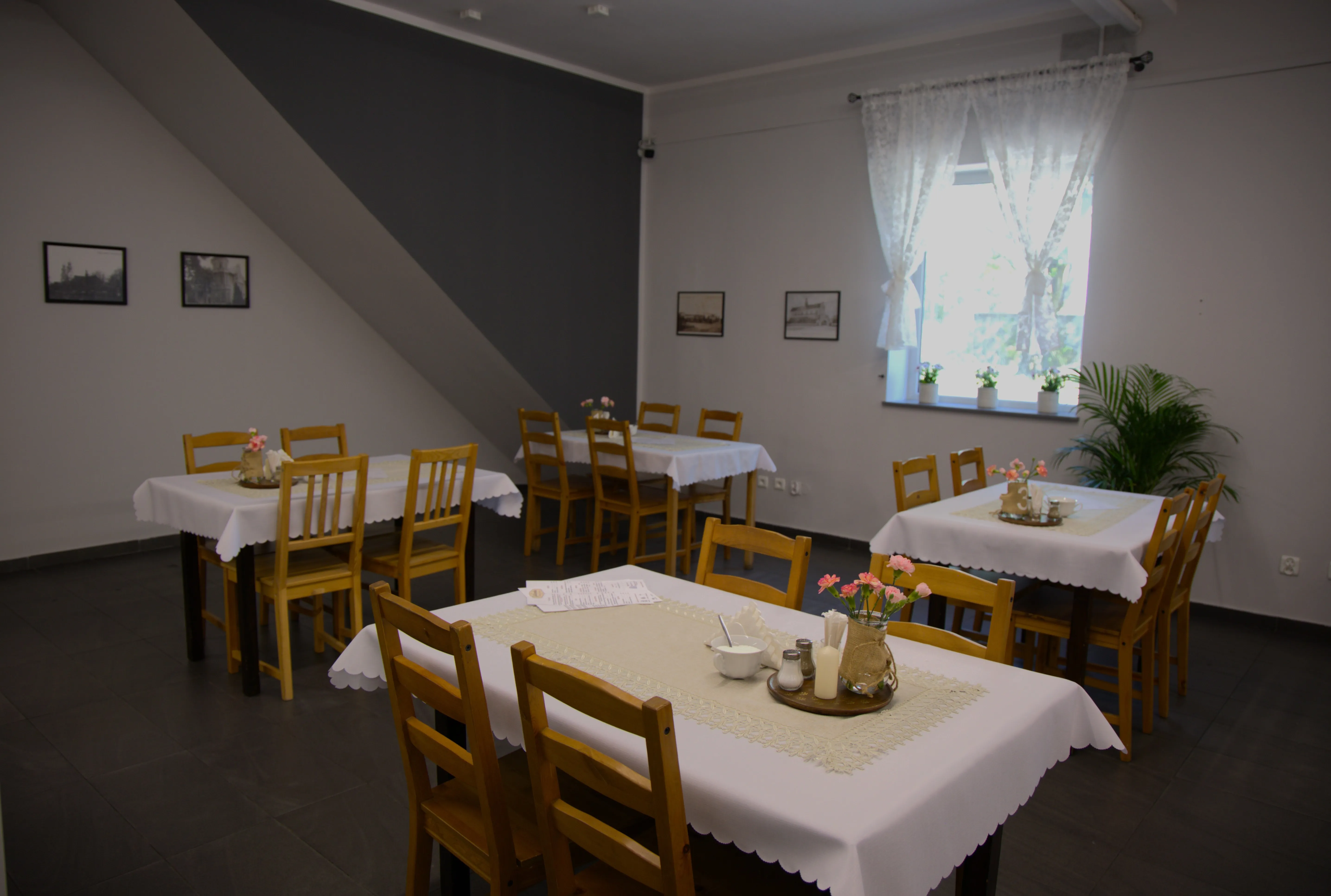 Sala konsumpcyjna Bistro Gidlanka w Gidlach