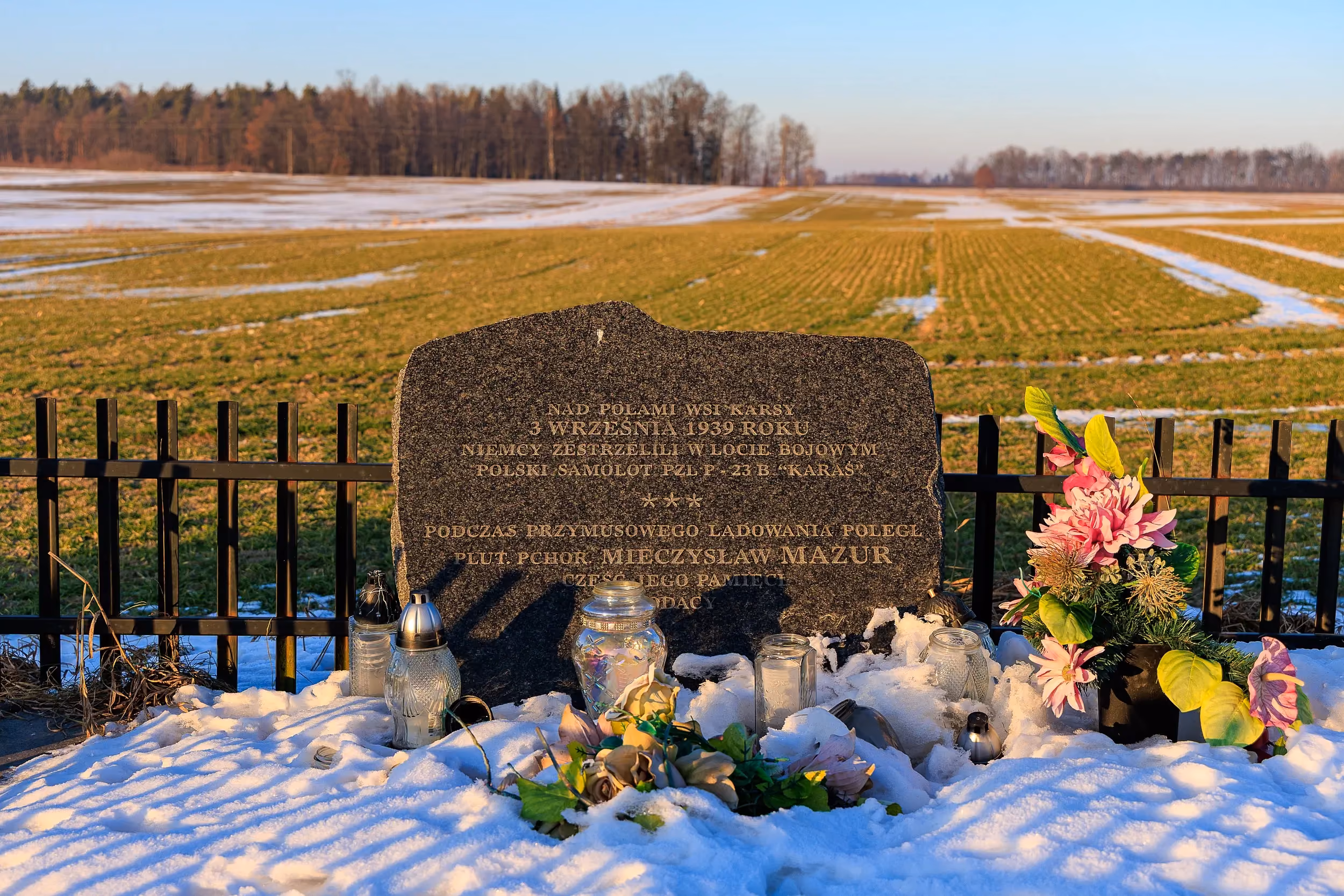 Tablica pamięci plut. pchor. Mieczysława Mazura w Karsach