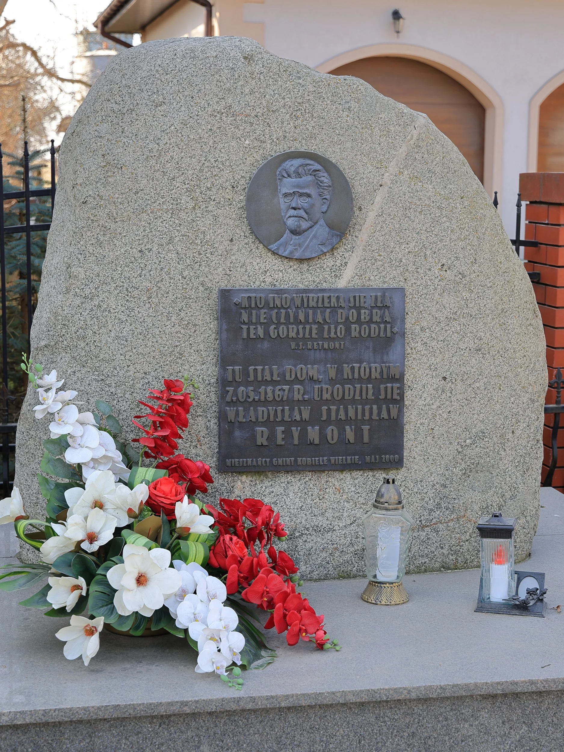 Pomnik Władysława Reymonta w Kobielach Wielkich