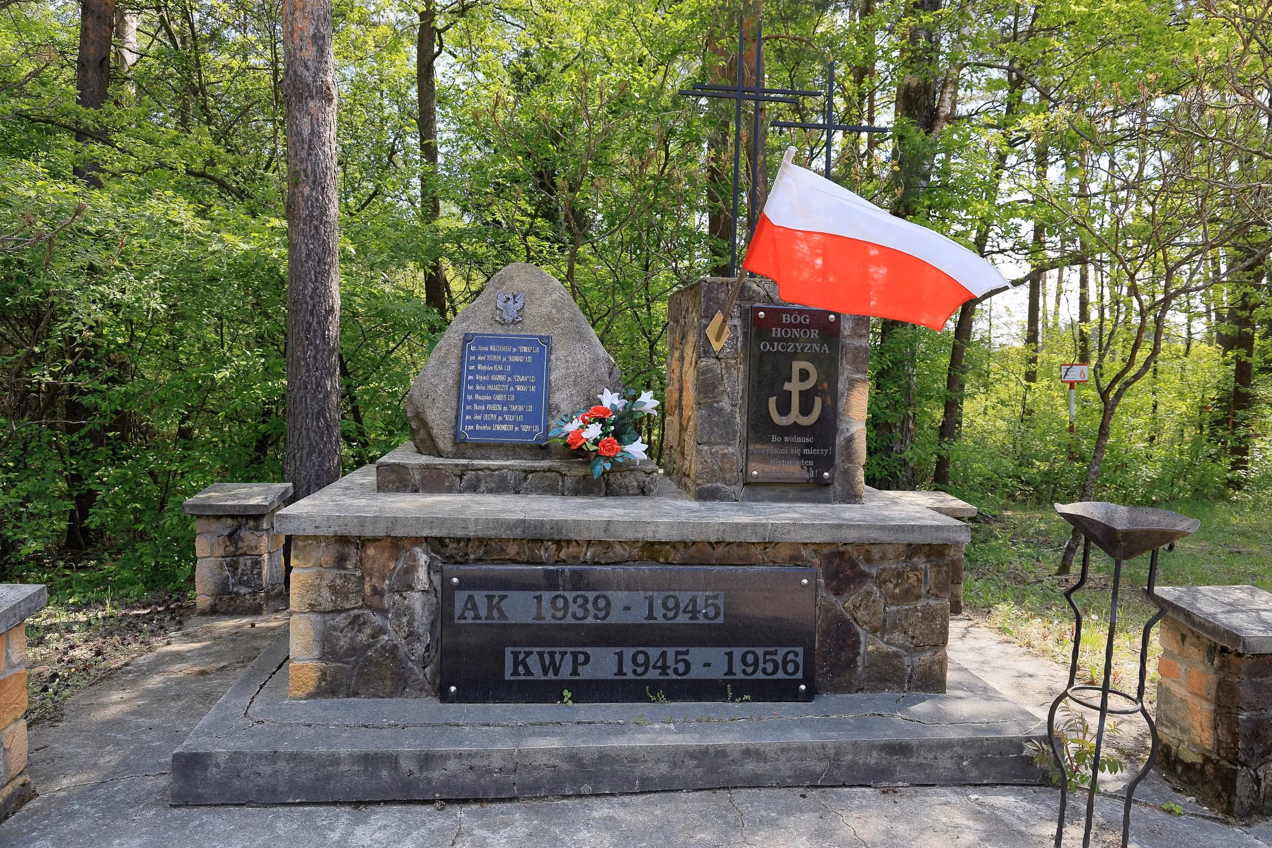 Pomnik Żołnierzy Armii Krajowej i Konspiracyjnego Wojska Polskiego w Woli Życińskiej