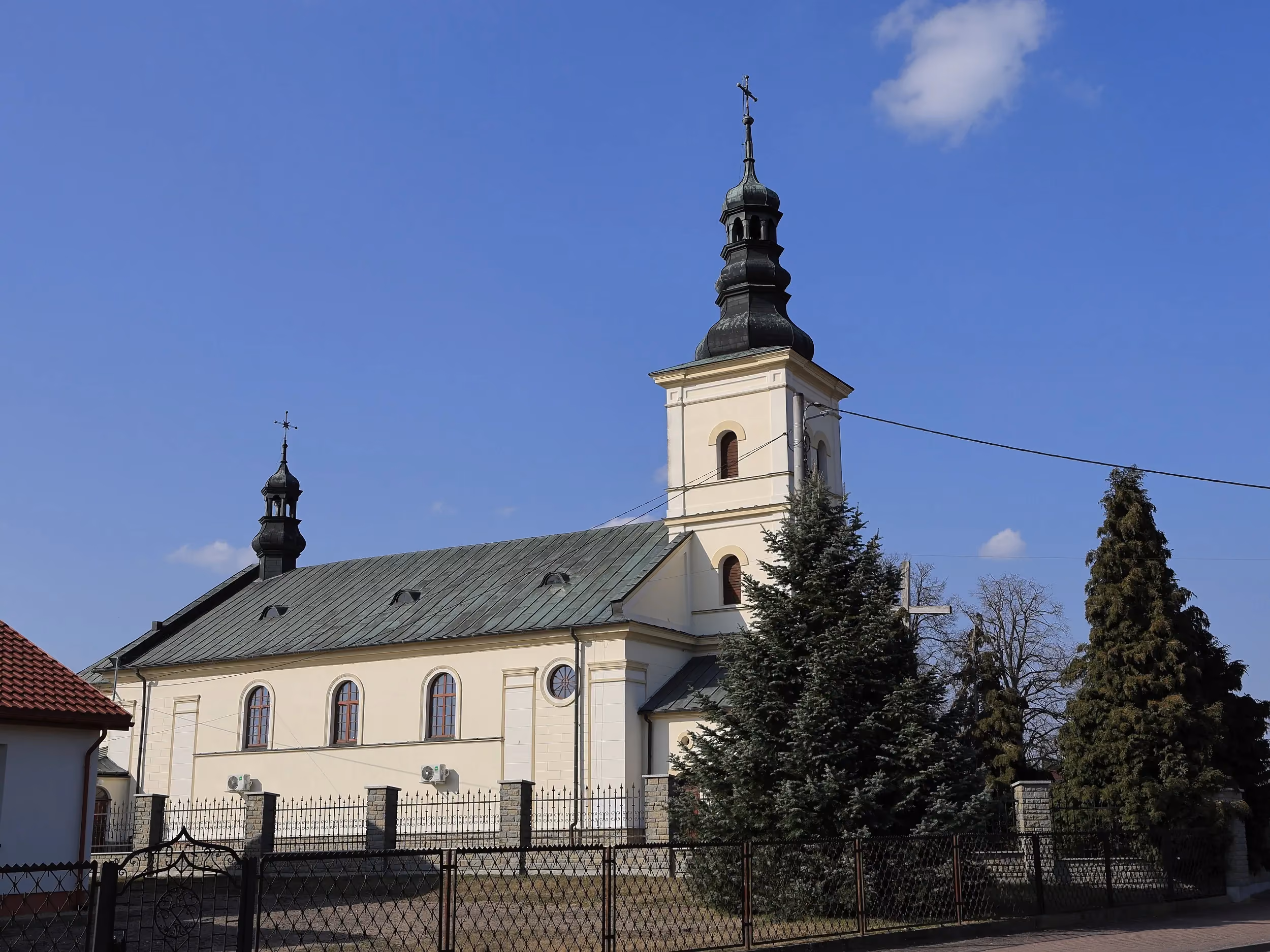 Kościół pw. św.  Apostołów Piotra i  Pawła w Borzykowej