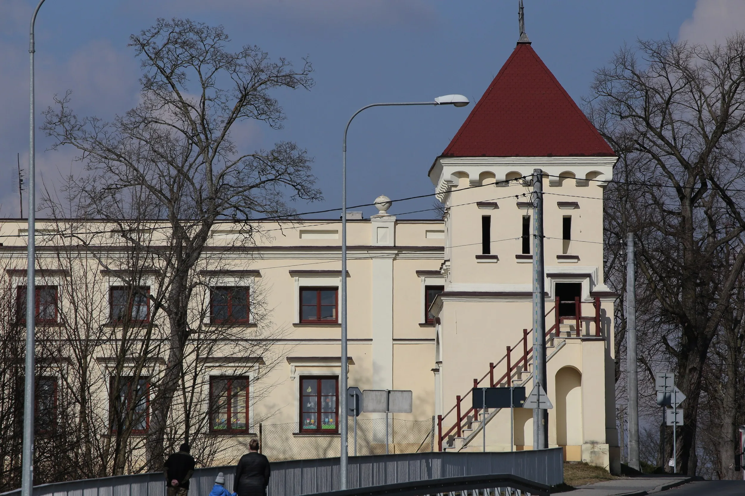 Pozostałości zespołu pałacowego w Maluszynie