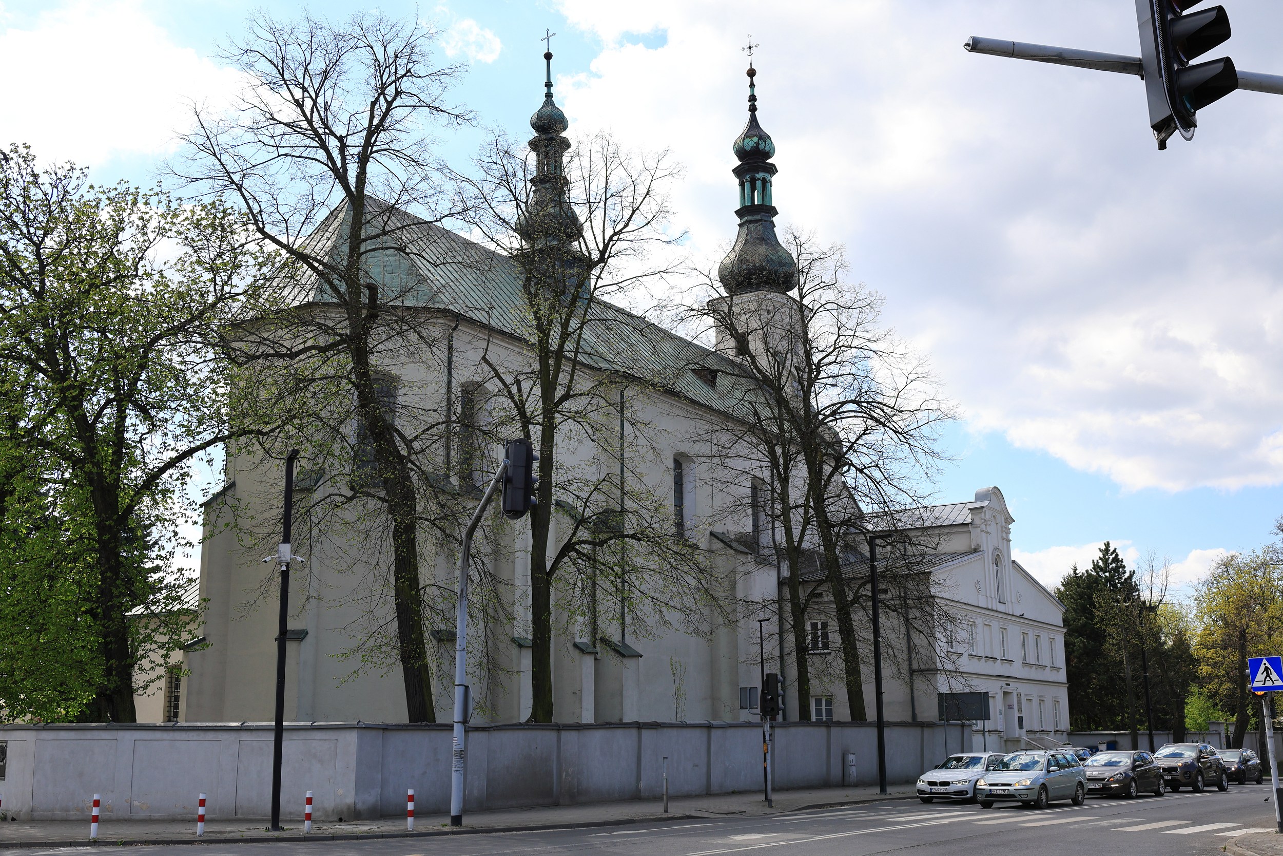 Kościół oo. Franciszkanów p.w. Podwyższenia Krzyża Św., klasztor oo. Franciszkanów w Radomsku oraz dzwonnica
