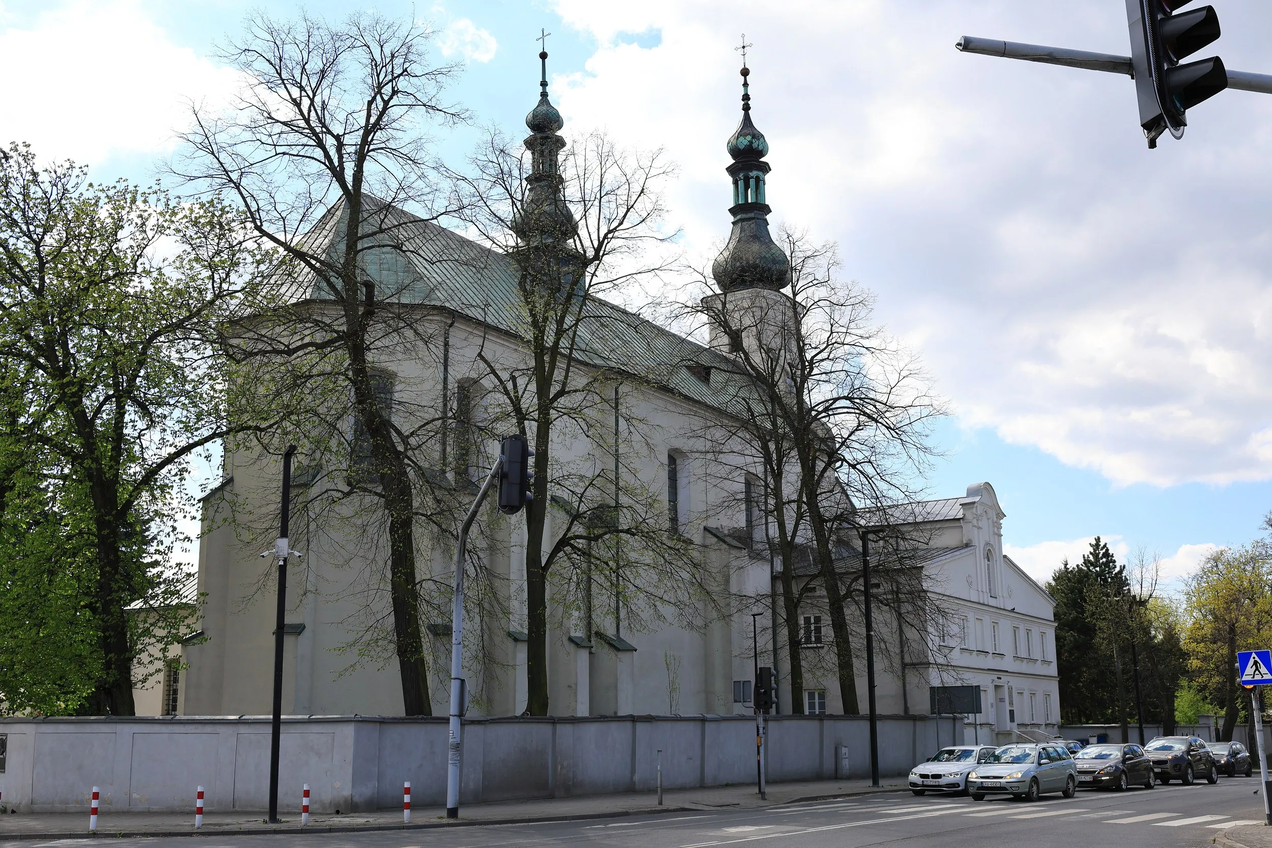 Kościół oo. Franciszkanów p.w. Podwyższenia Krzyża Św.,  klasztor oo. Franciszkanów w Radomsku oraz dzwonnica