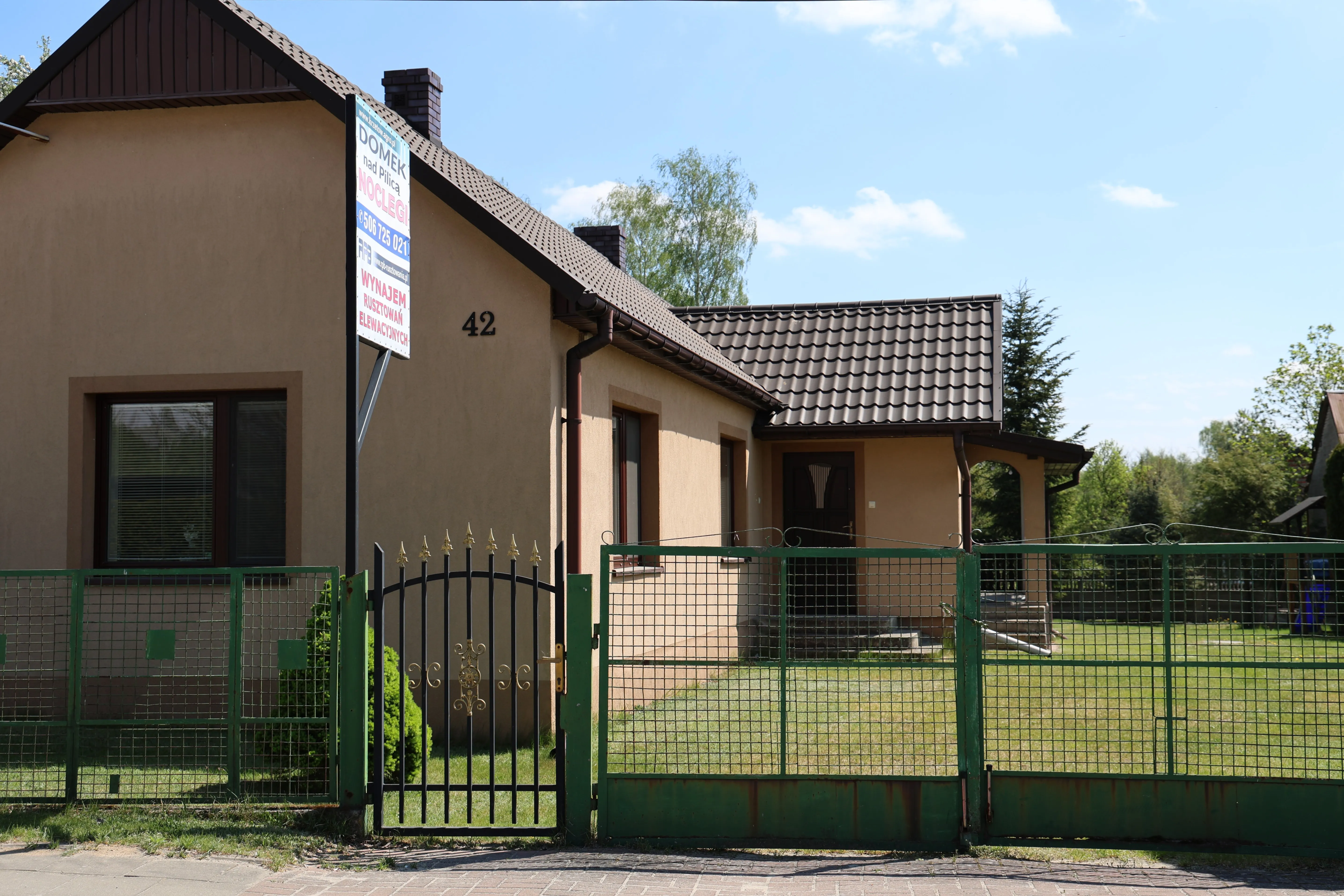 Noclegi nad Pilicą w Krzętowie – komfortowy domek z ogrodem, parkingiem i placem zabaw dla dzieci.