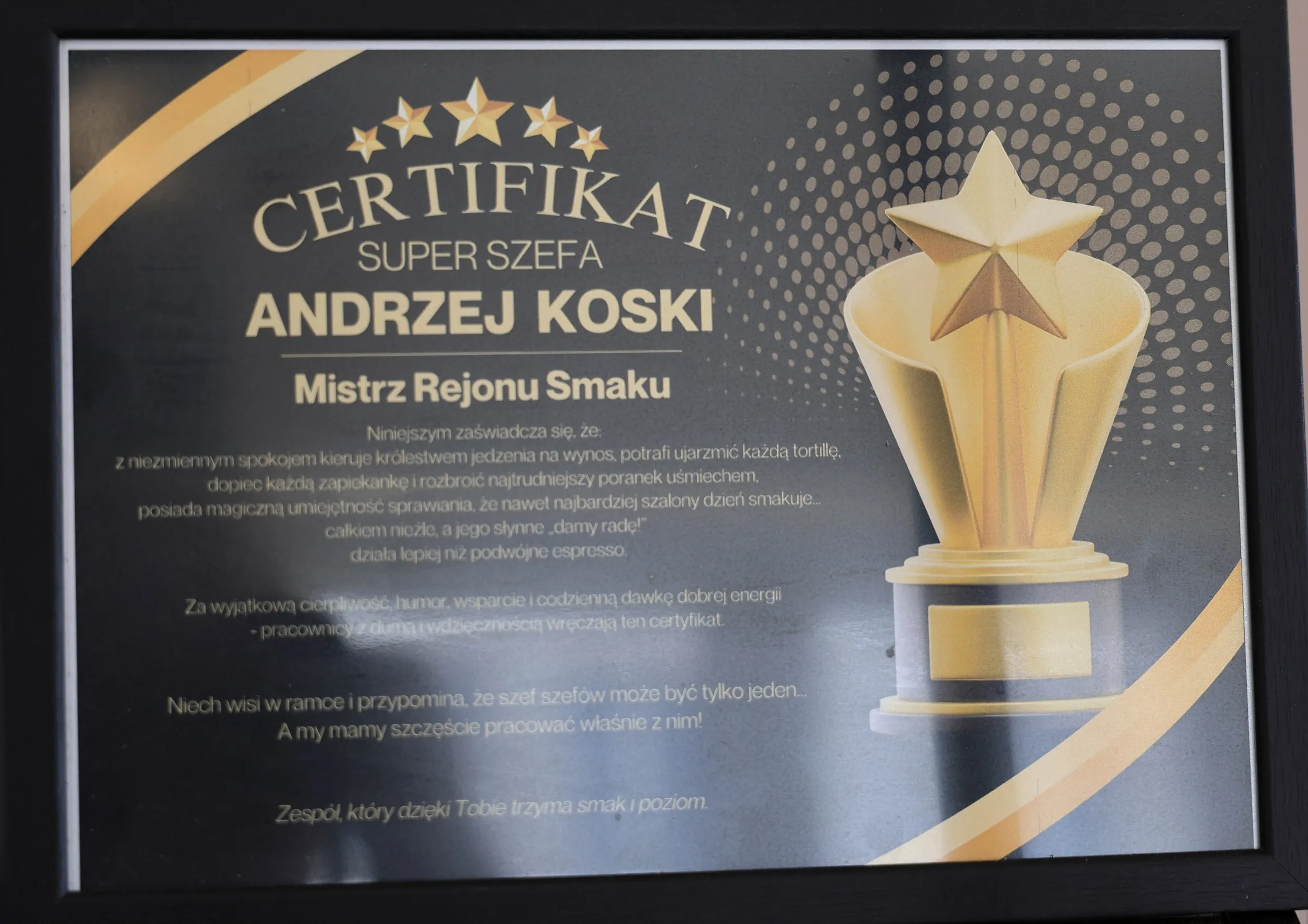 Certyfikat „Super Szefa” dla Andrzeja Koski – właściciela lokalu gastronomicznego Rejon Smaku.
