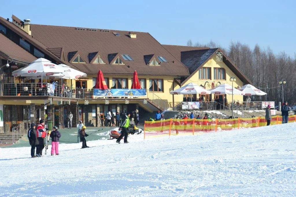 Ośrodek Góra Kamieńsk – stacja dolna stoku narciarskiego, restauracja i infrastruktura dla narciarzy w województwie łódzkim.