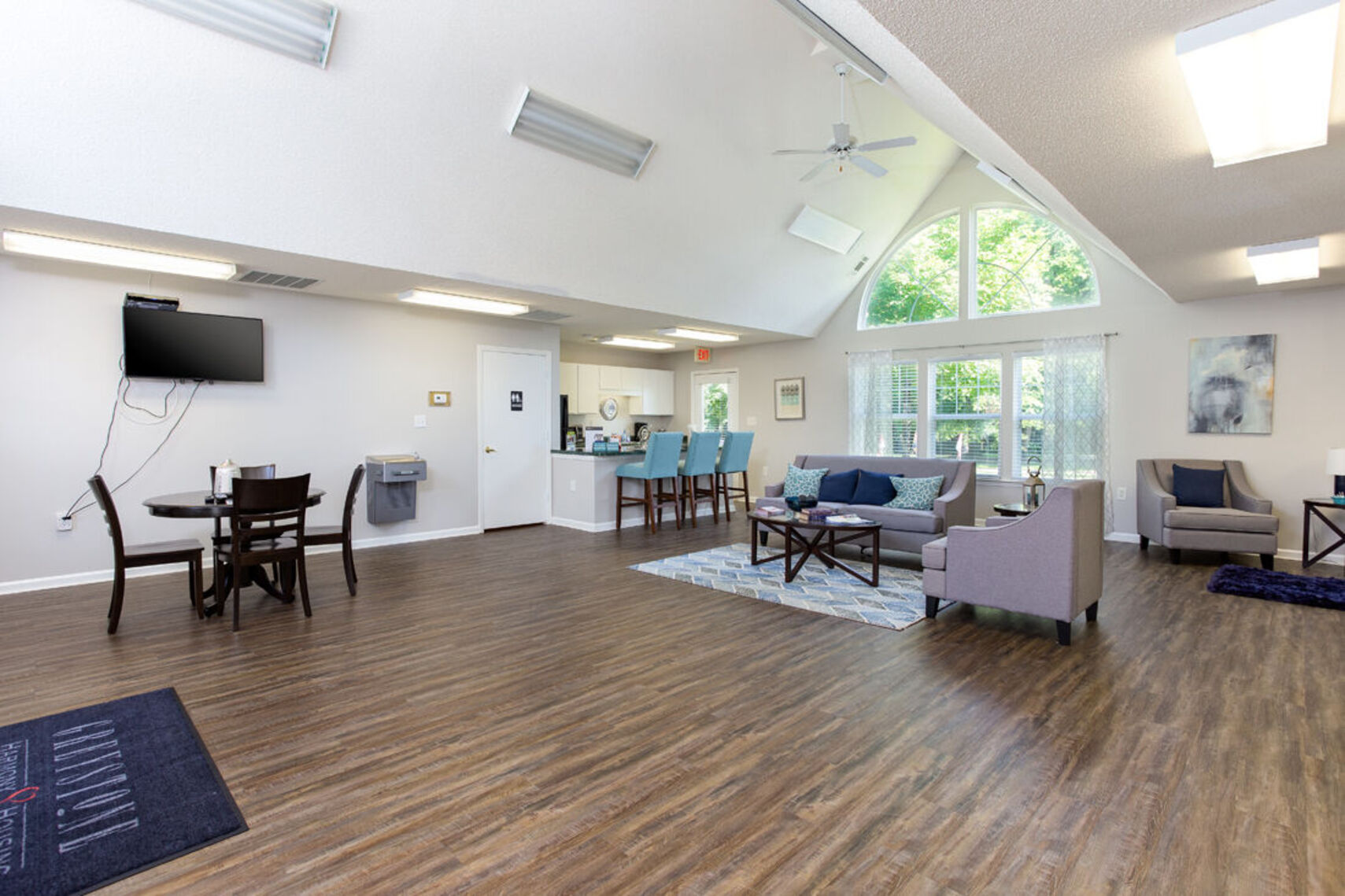 Leasing Office Lobby