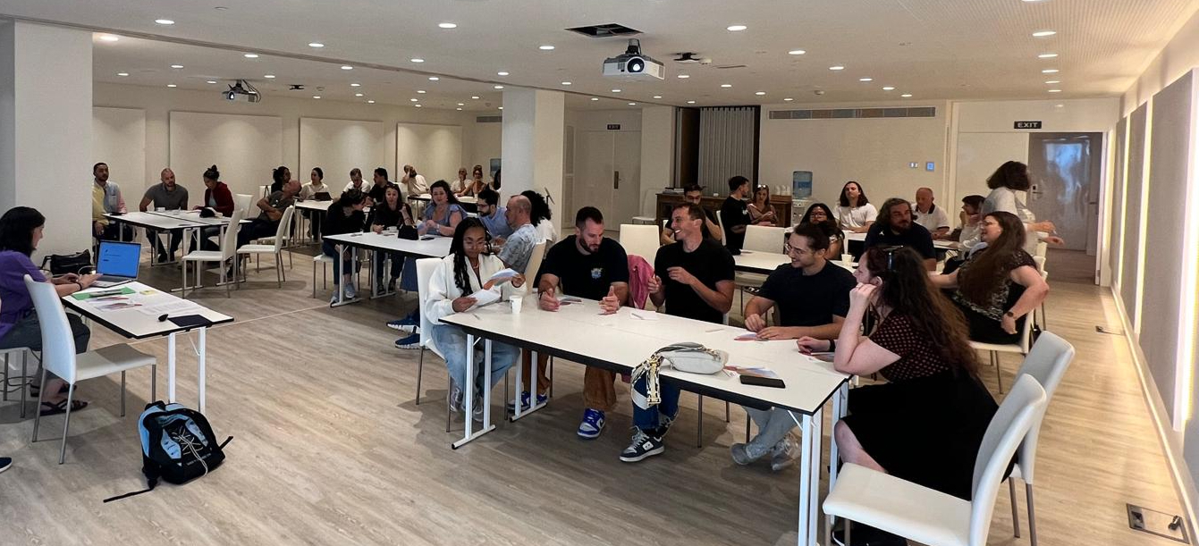 Groupe de personnes en formation