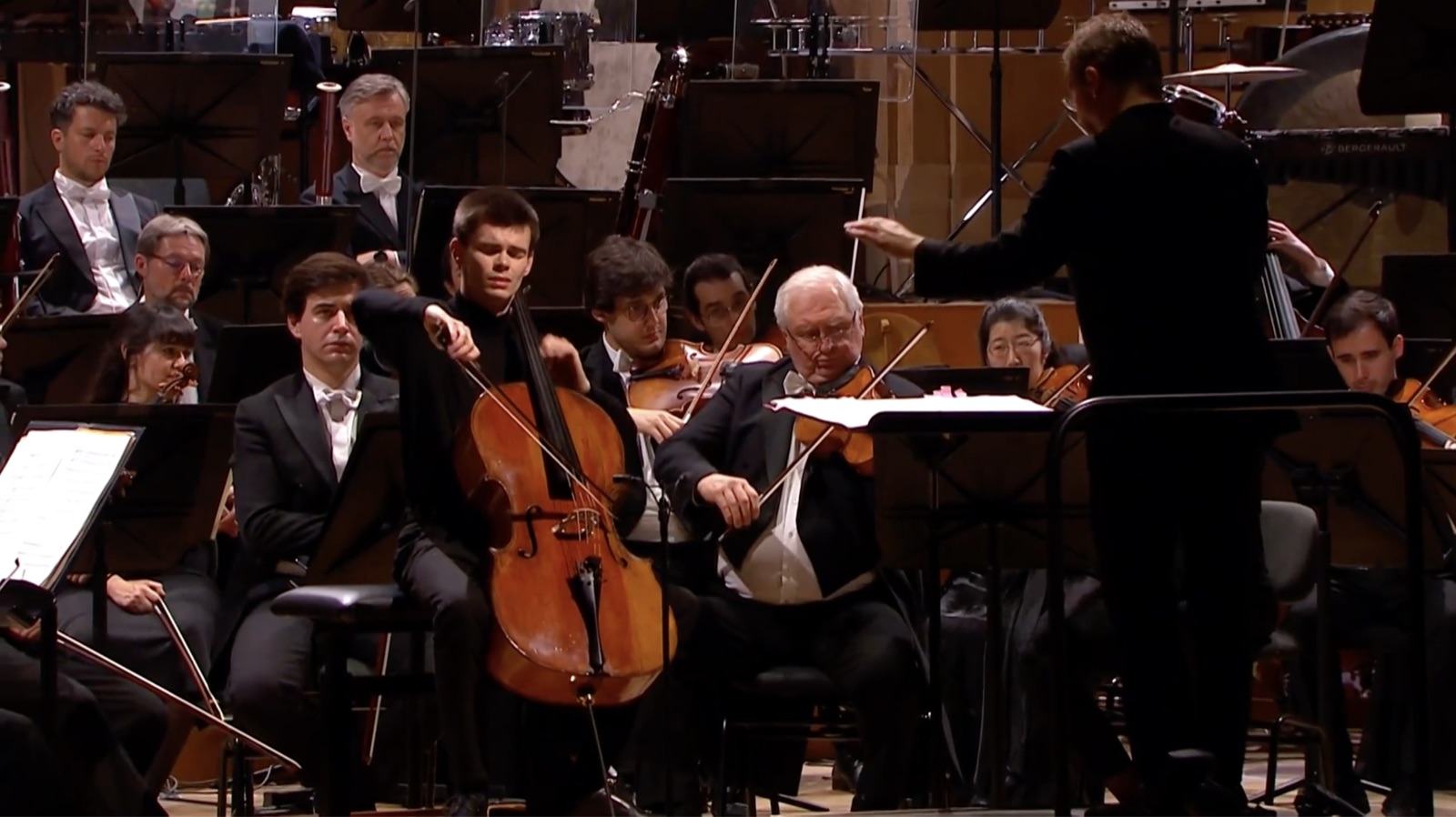 Krzysztof Michalski playing Shostakovich's Concerto No. 1 in the final round of the Queen Elisabeth Competition