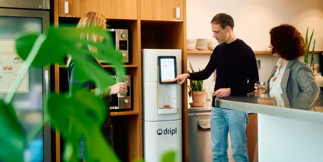 Oplossing voor gedehydrateerde teams: slimme Dripl Refill Point op kantoor