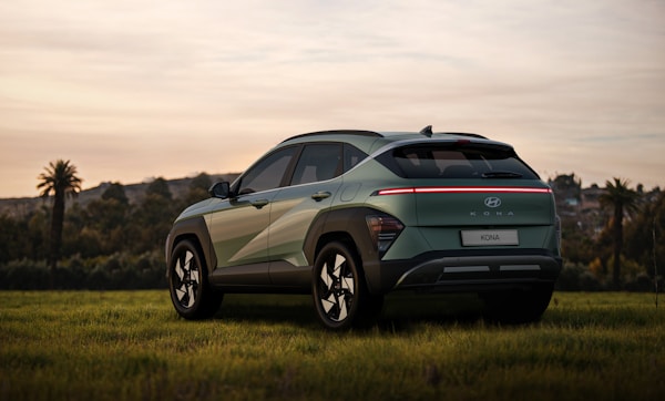 The Hyundai KONA underneath the dusky sky