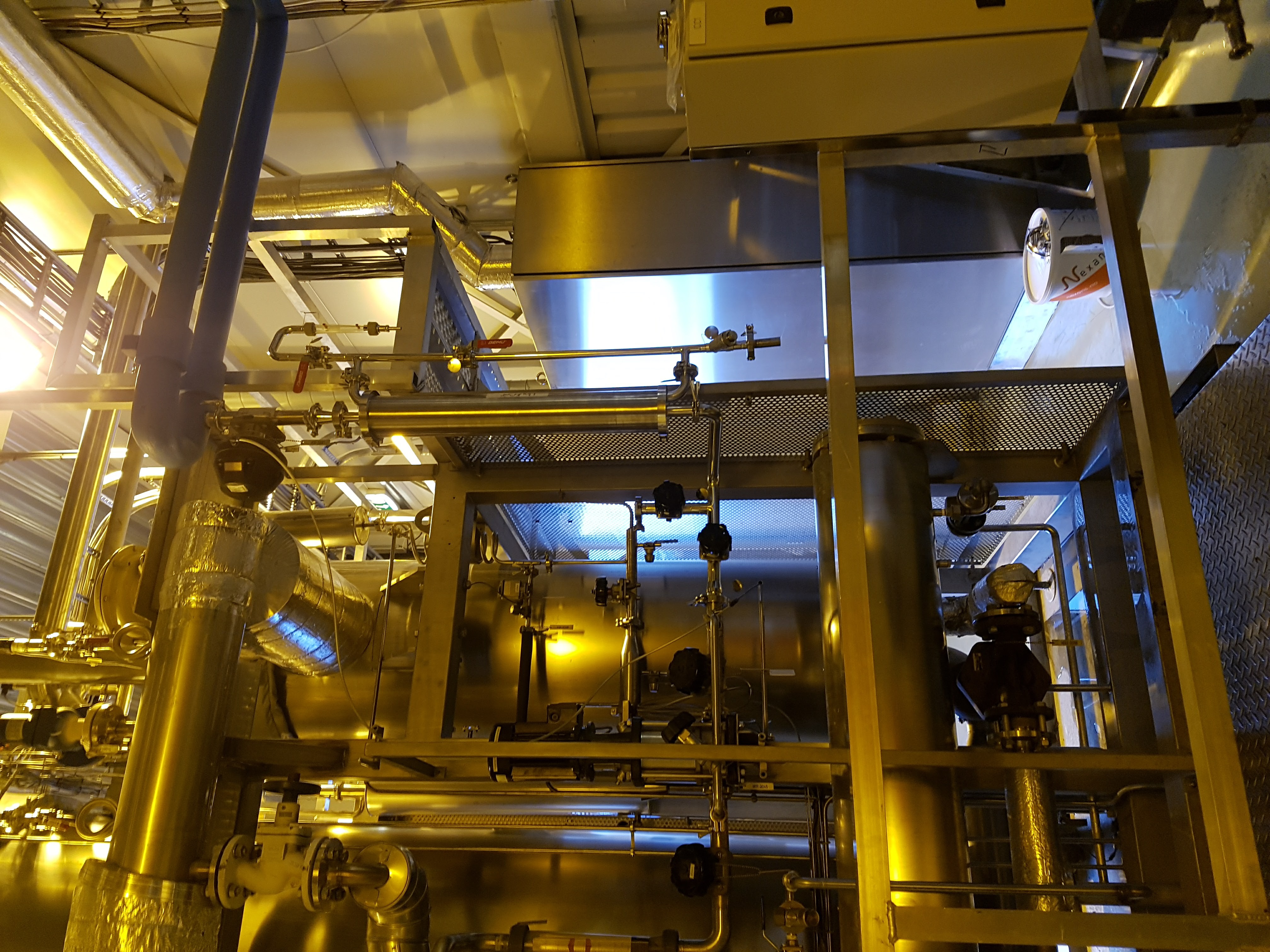 Membrane degassing skid integrated into the clean steam utility area at the GE Healthcare Norway site