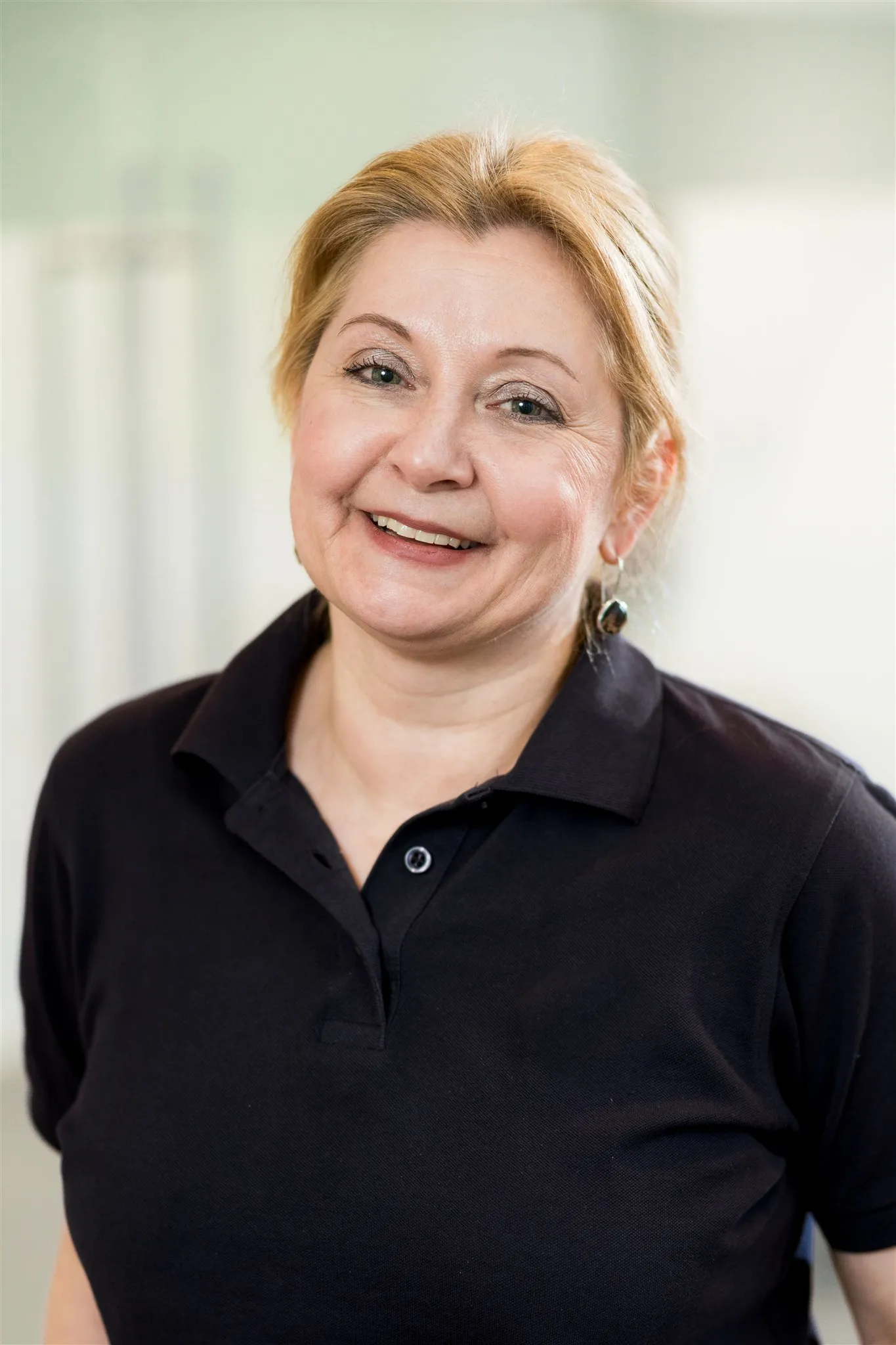 Portrait von einer Mitarbeiterin.