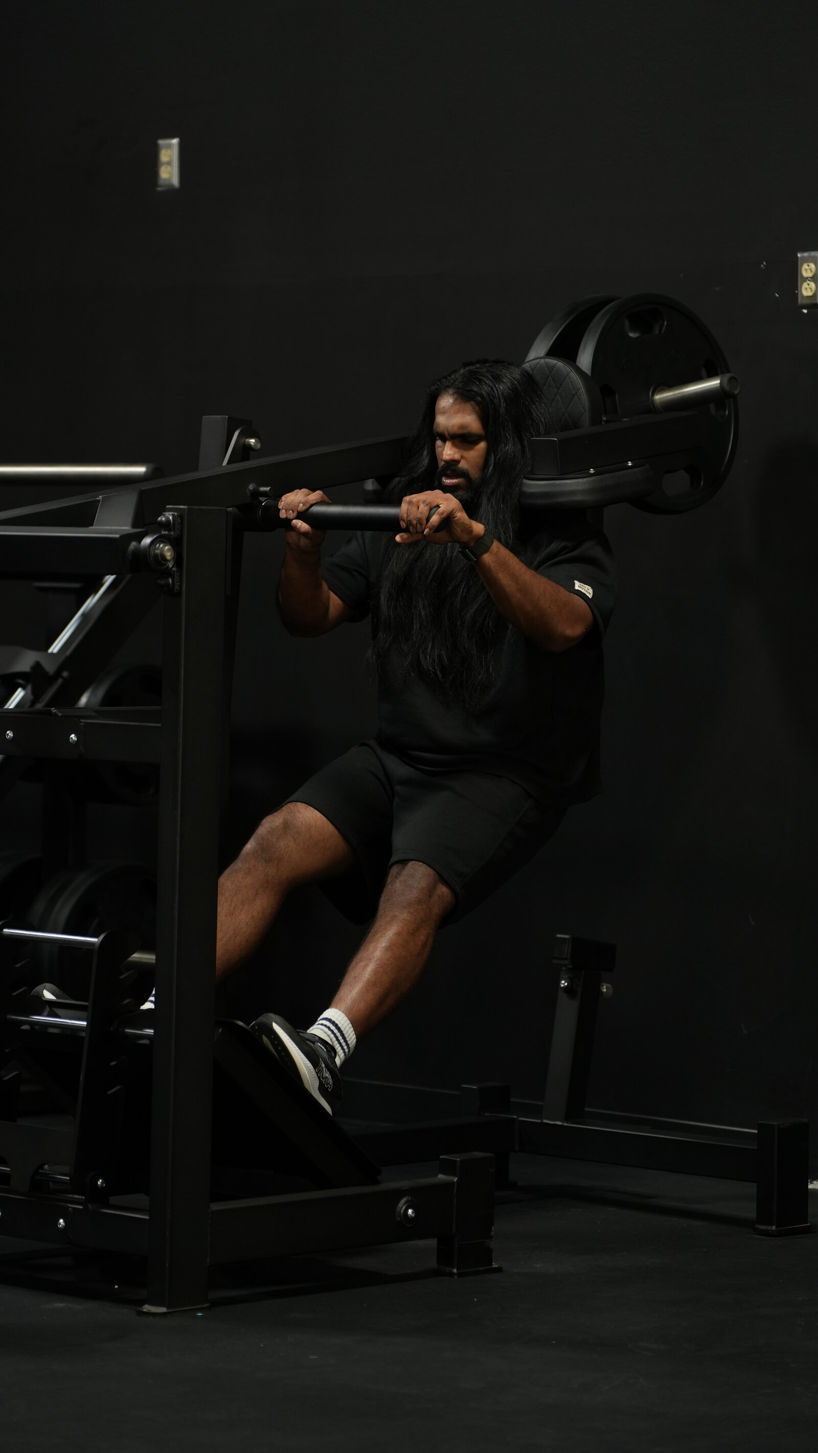 Pendulum squat